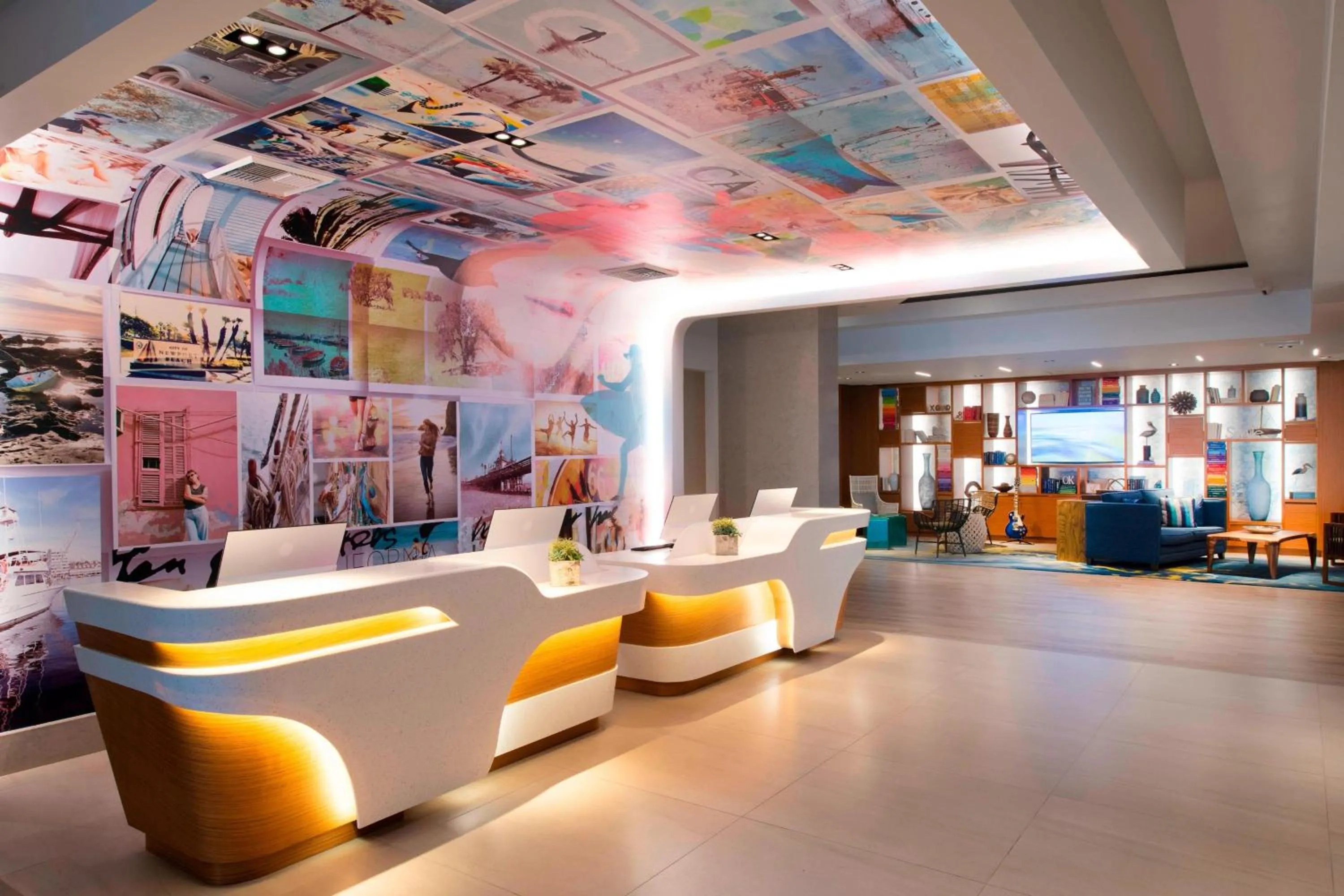 Lobby or reception in Renaissance Newport Beach Hotel