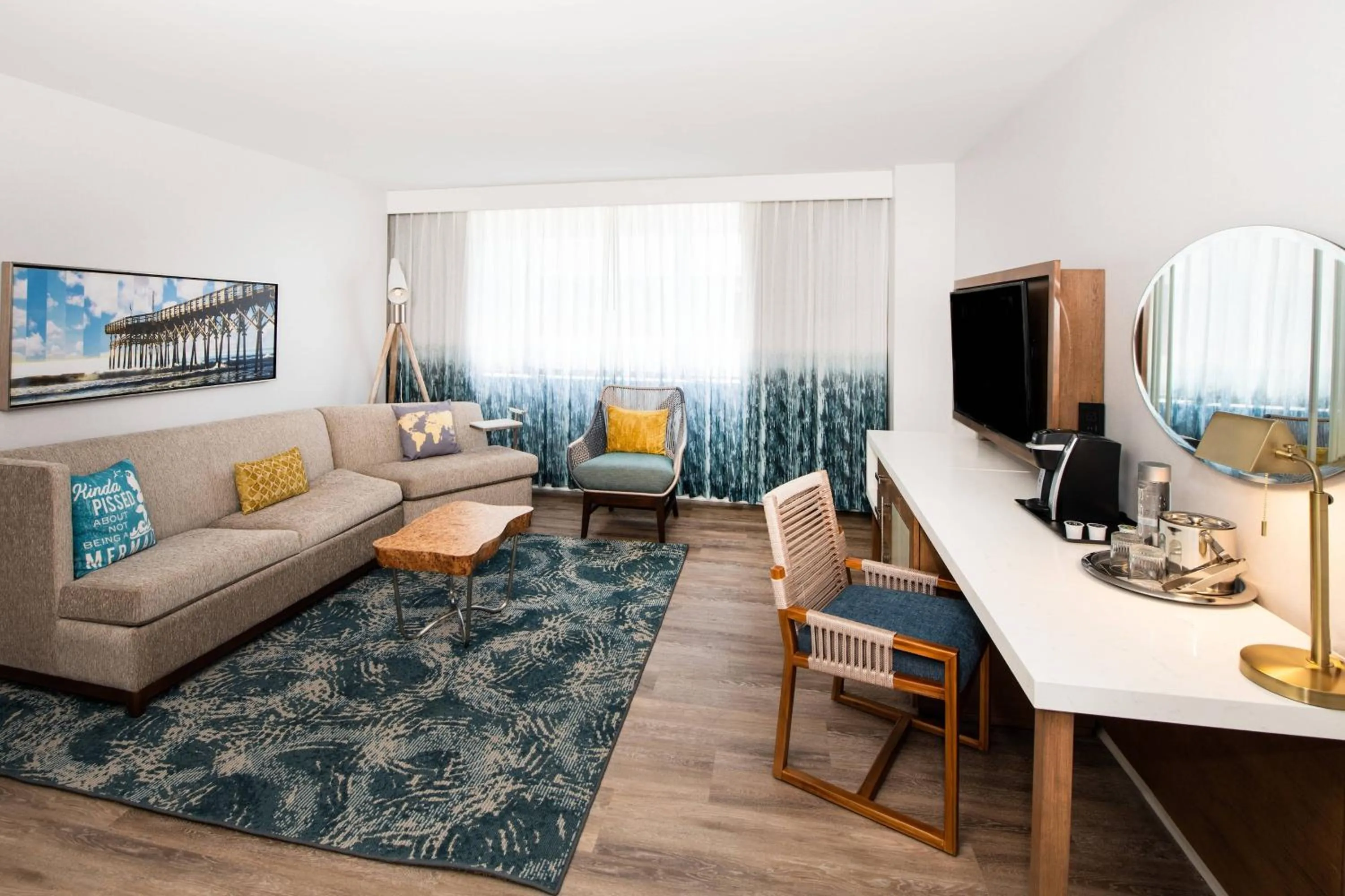 Living room in Renaissance Newport Beach Hotel