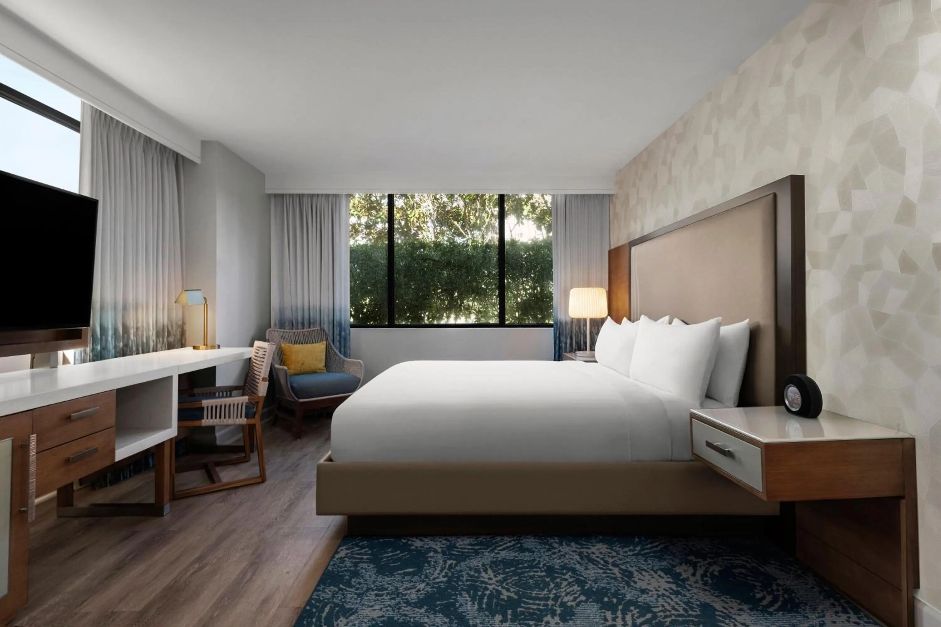 Photo of the whole room, Bed in Renaissance Newport Beach Hotel