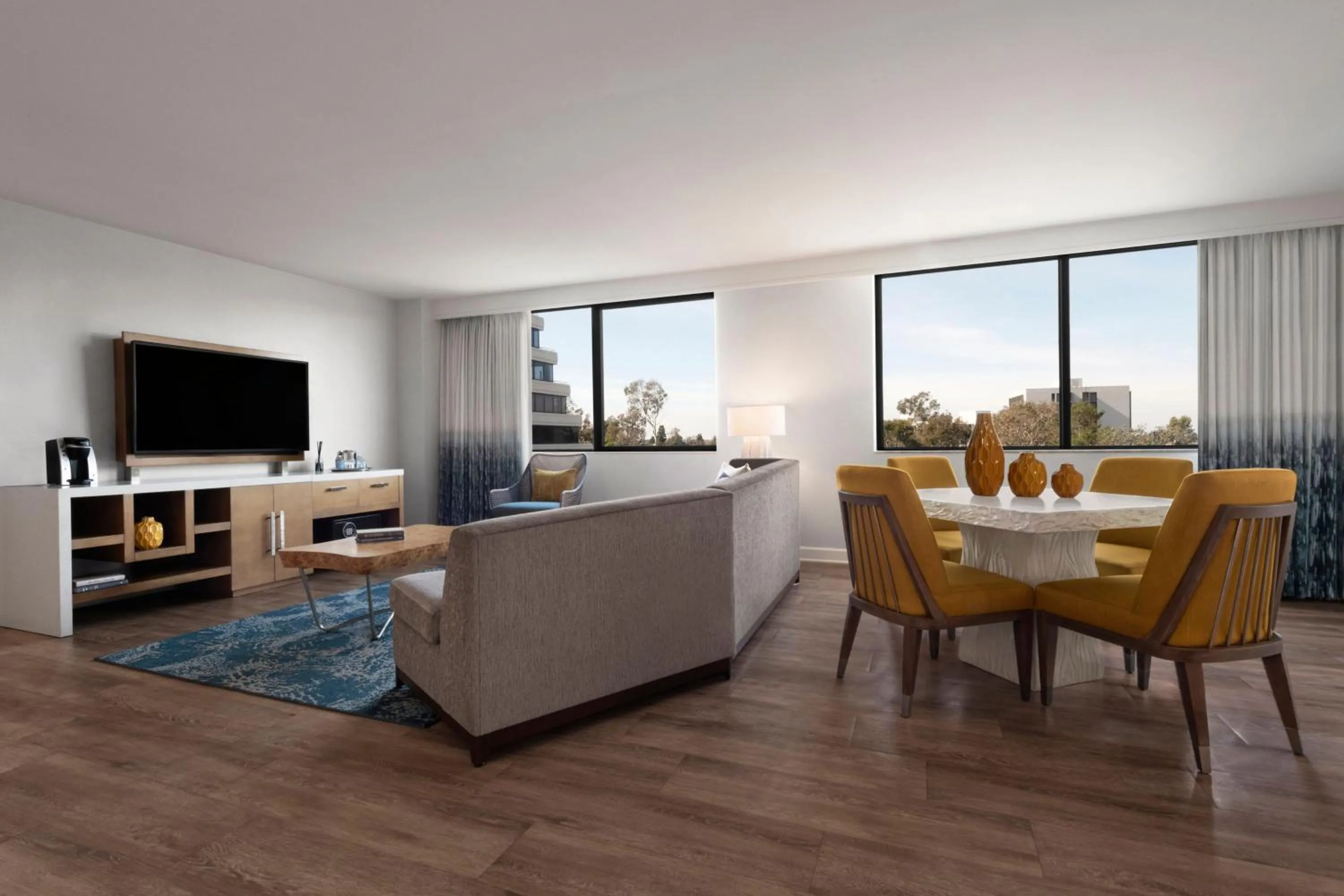 Living room in Renaissance Newport Beach Hotel