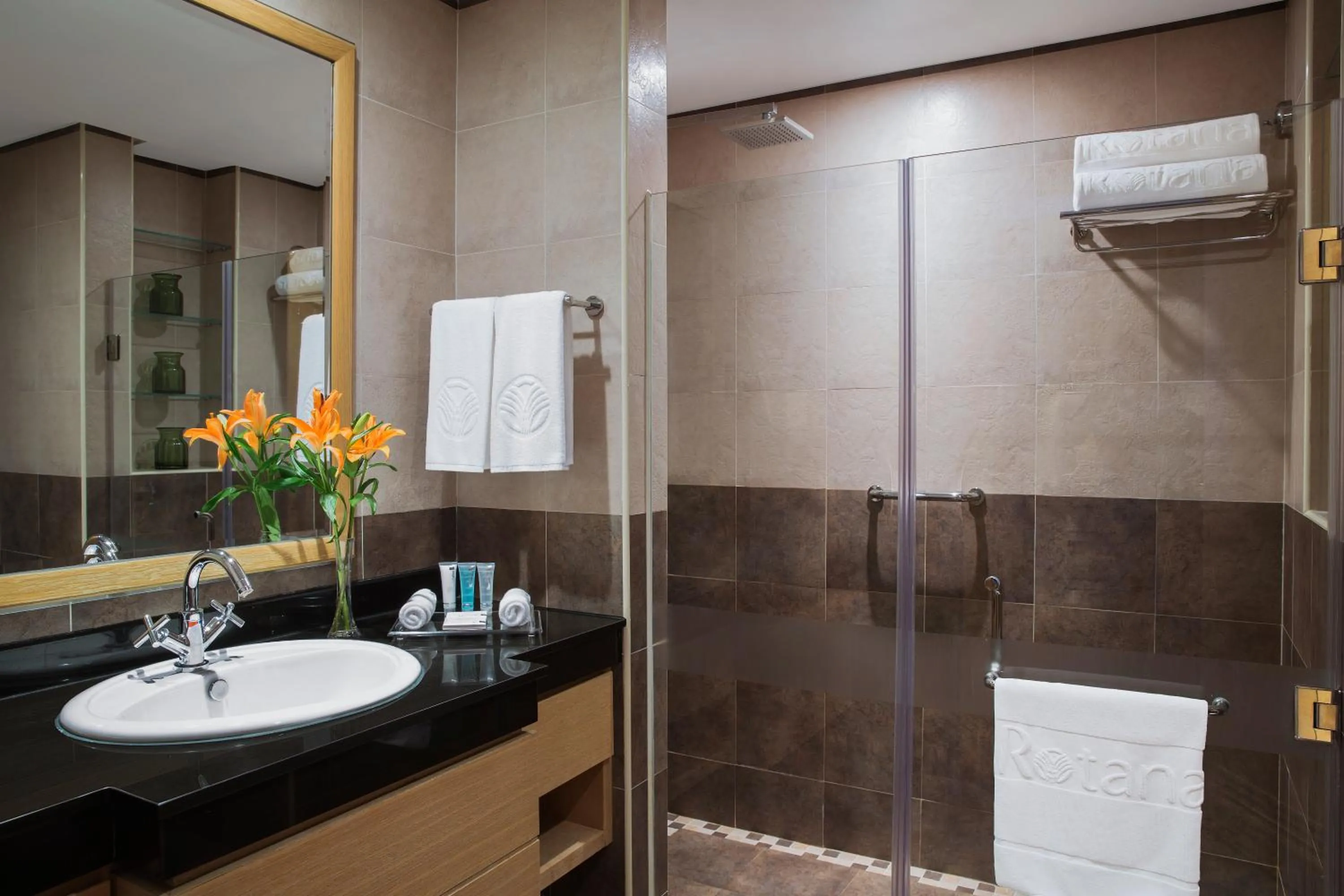 Shower in Nour Arjaan by Rotana-Fujairah