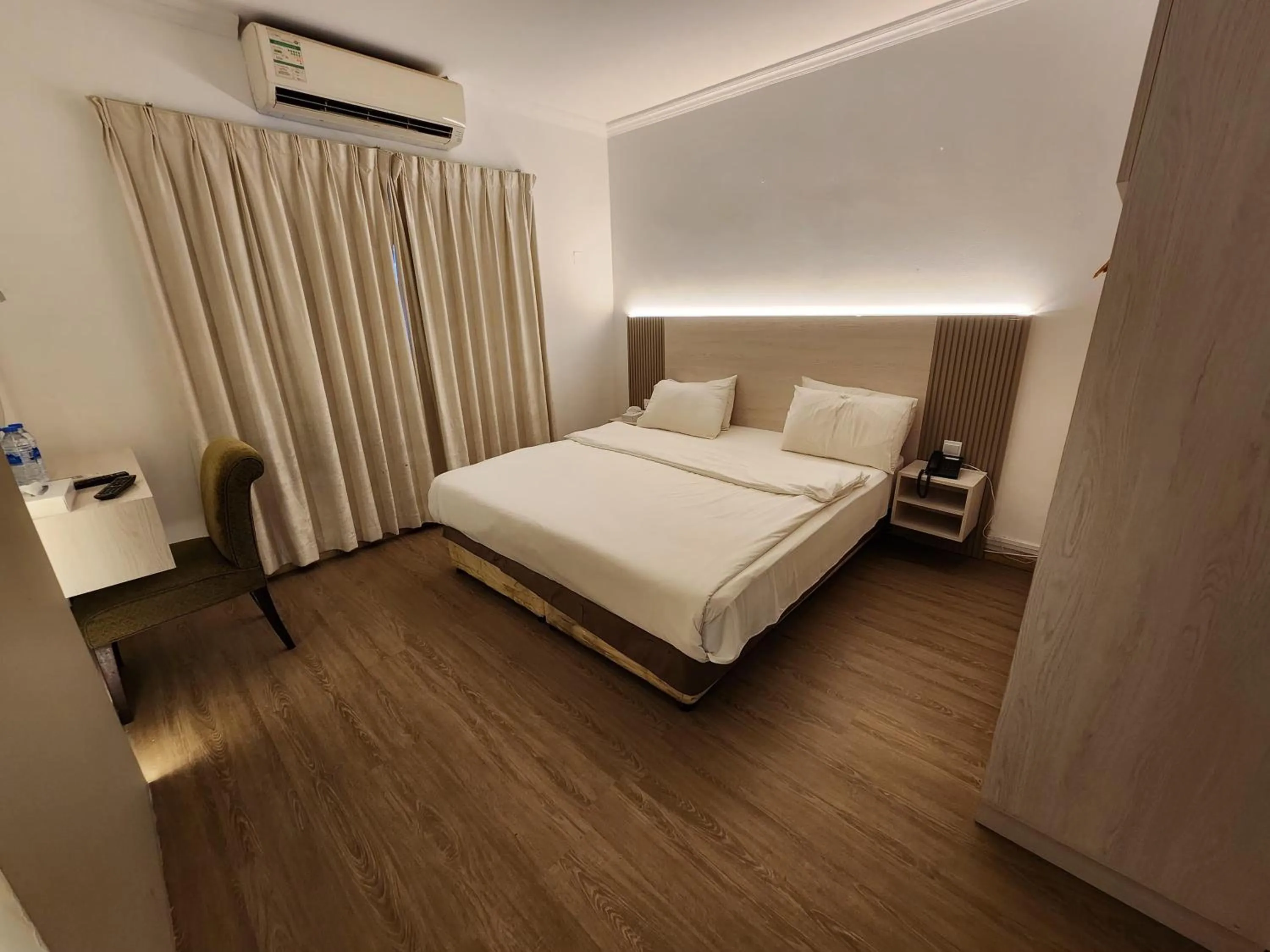 Bed in Sharjah International Airport Hotel