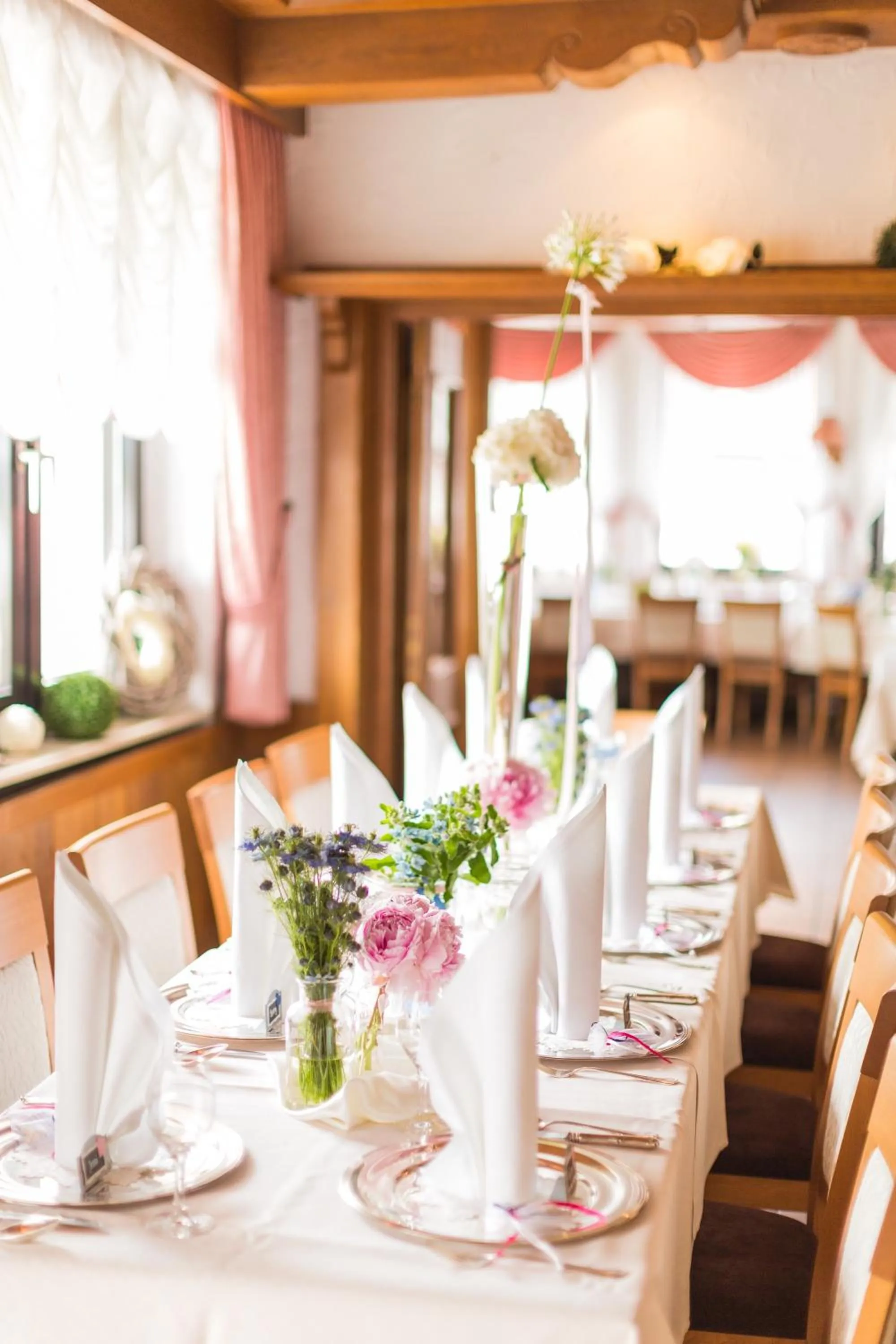 Restaurant/places to eat in Gasthof zur Sonne Winzenhohl