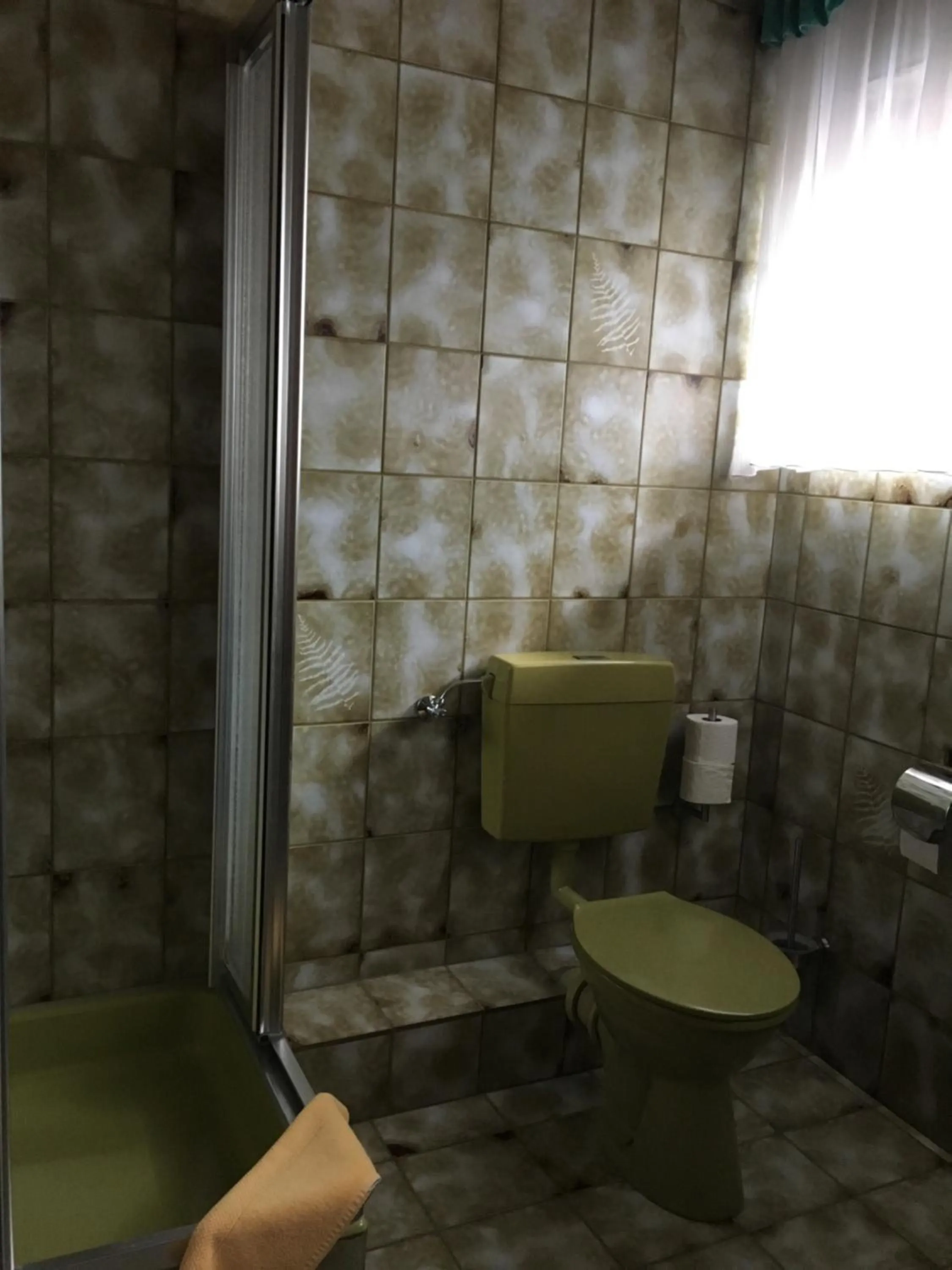 Bathroom in Gasthof zur Sonne Winzenhohl