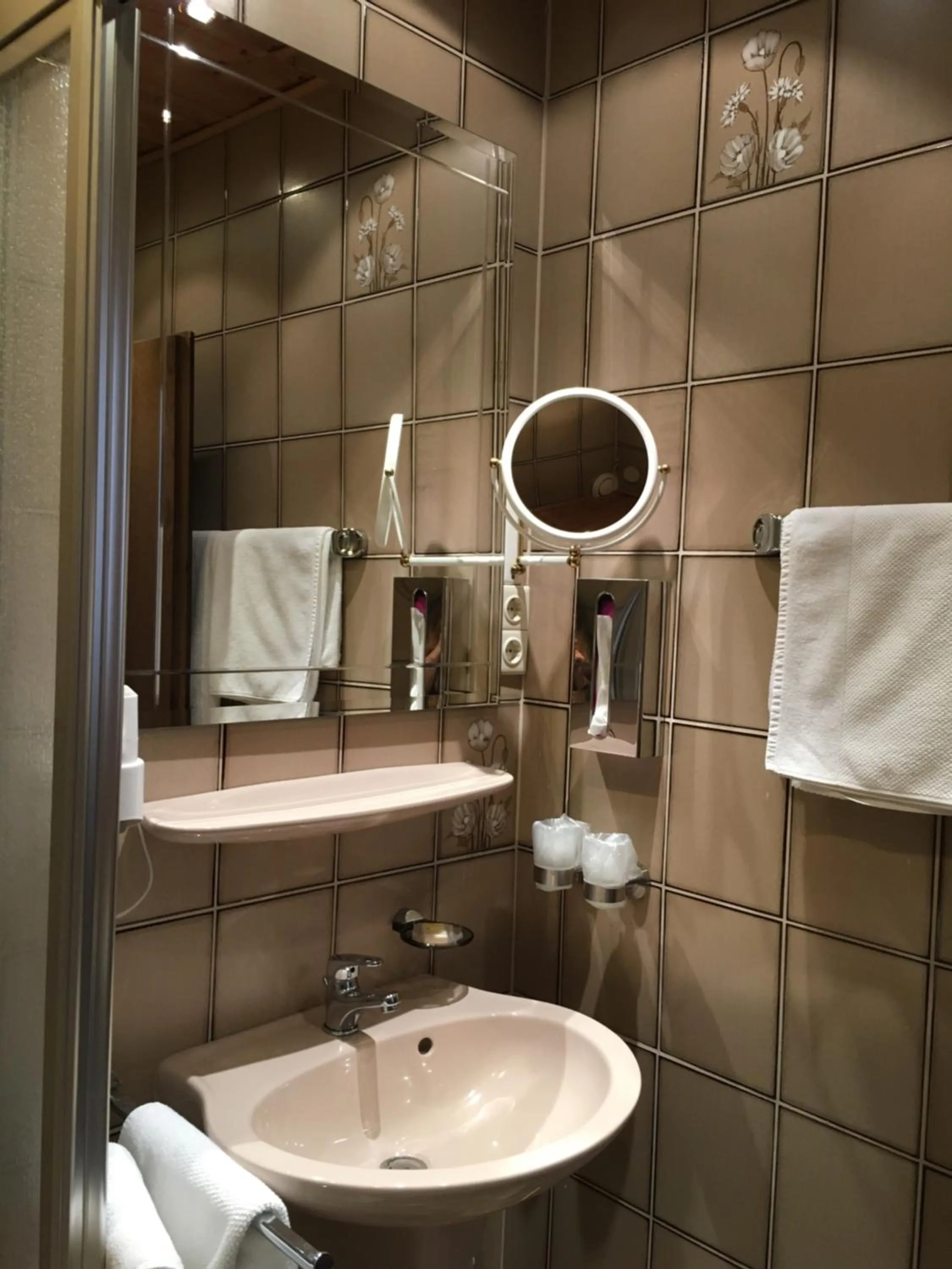 Bathroom in Gasthof zur Sonne Winzenhohl