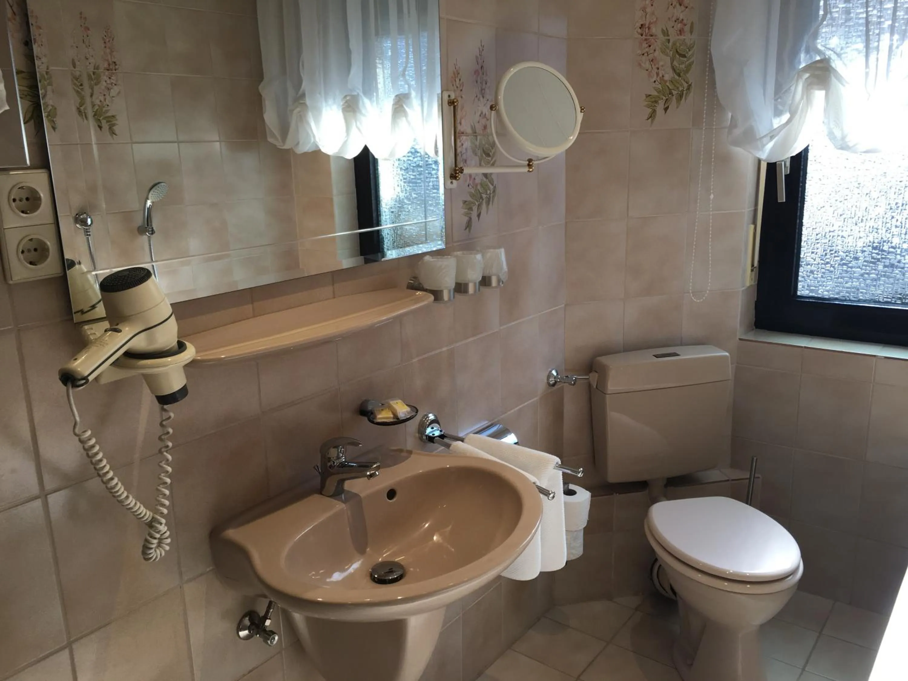 Bathroom in Gasthof zur Sonne Winzenhohl