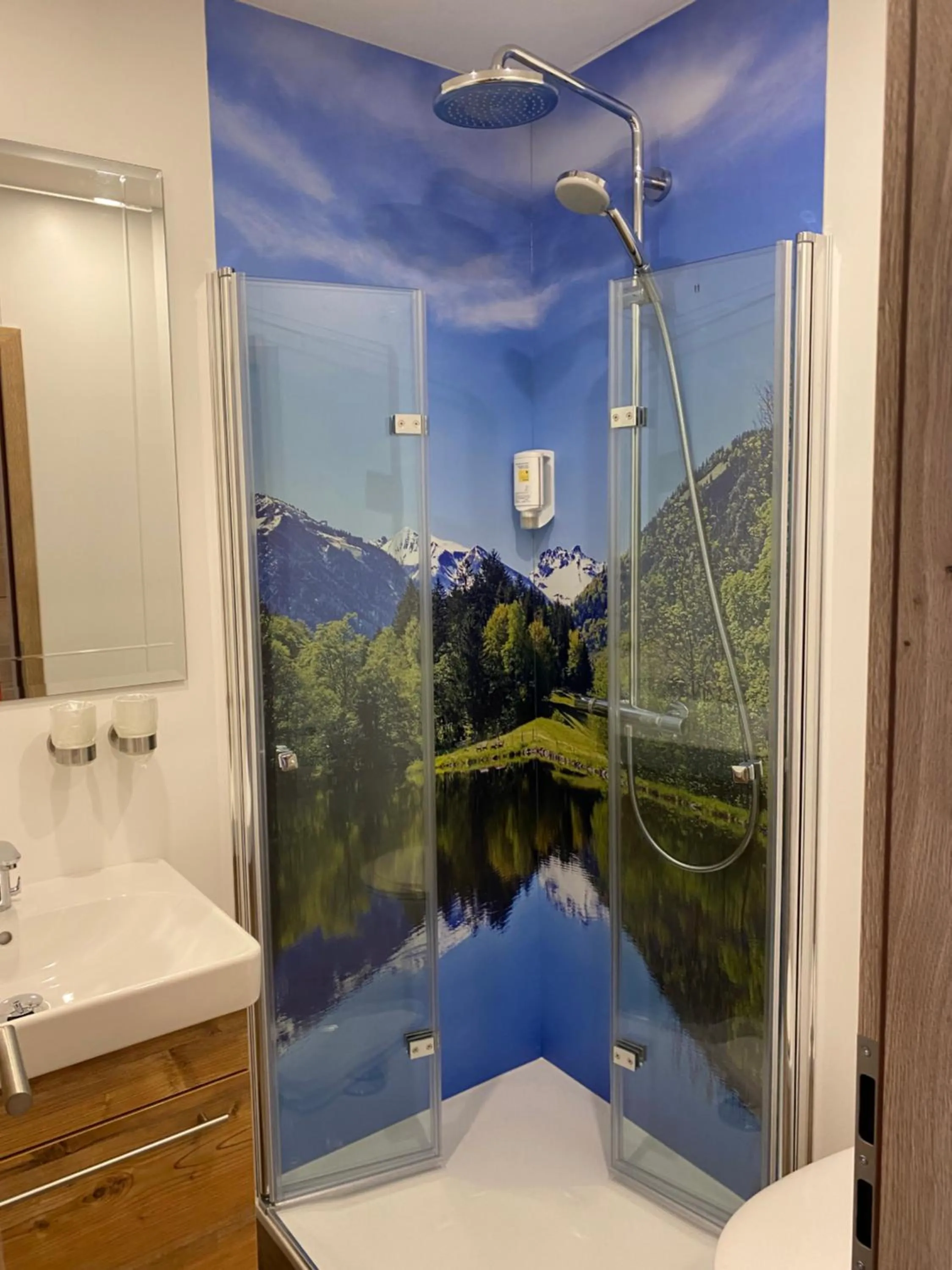 Shower in Gasthof zur Sonne Winzenhohl