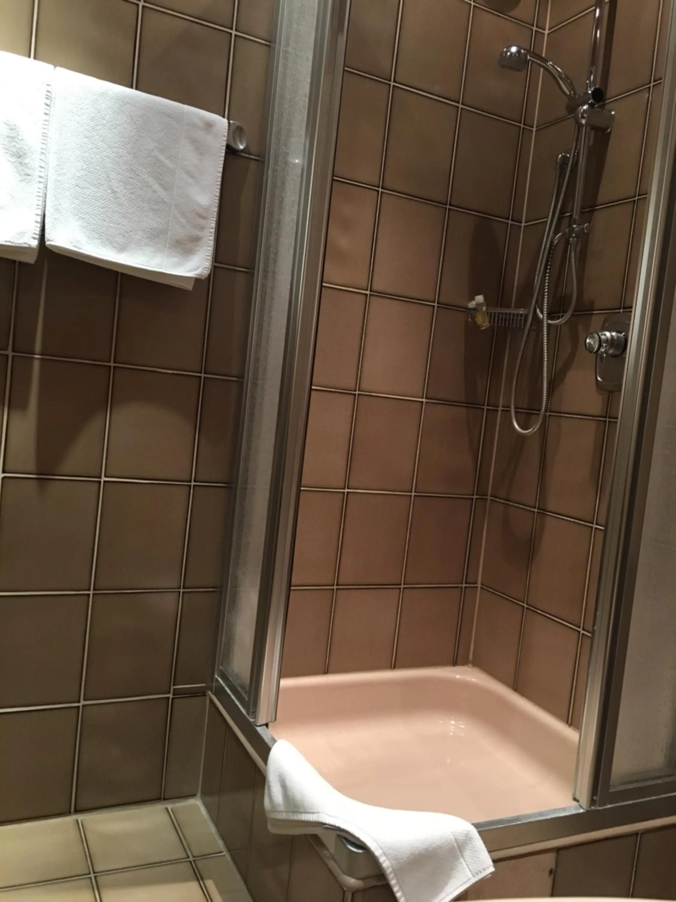 Bathroom in Gasthof zur Sonne Winzenhohl