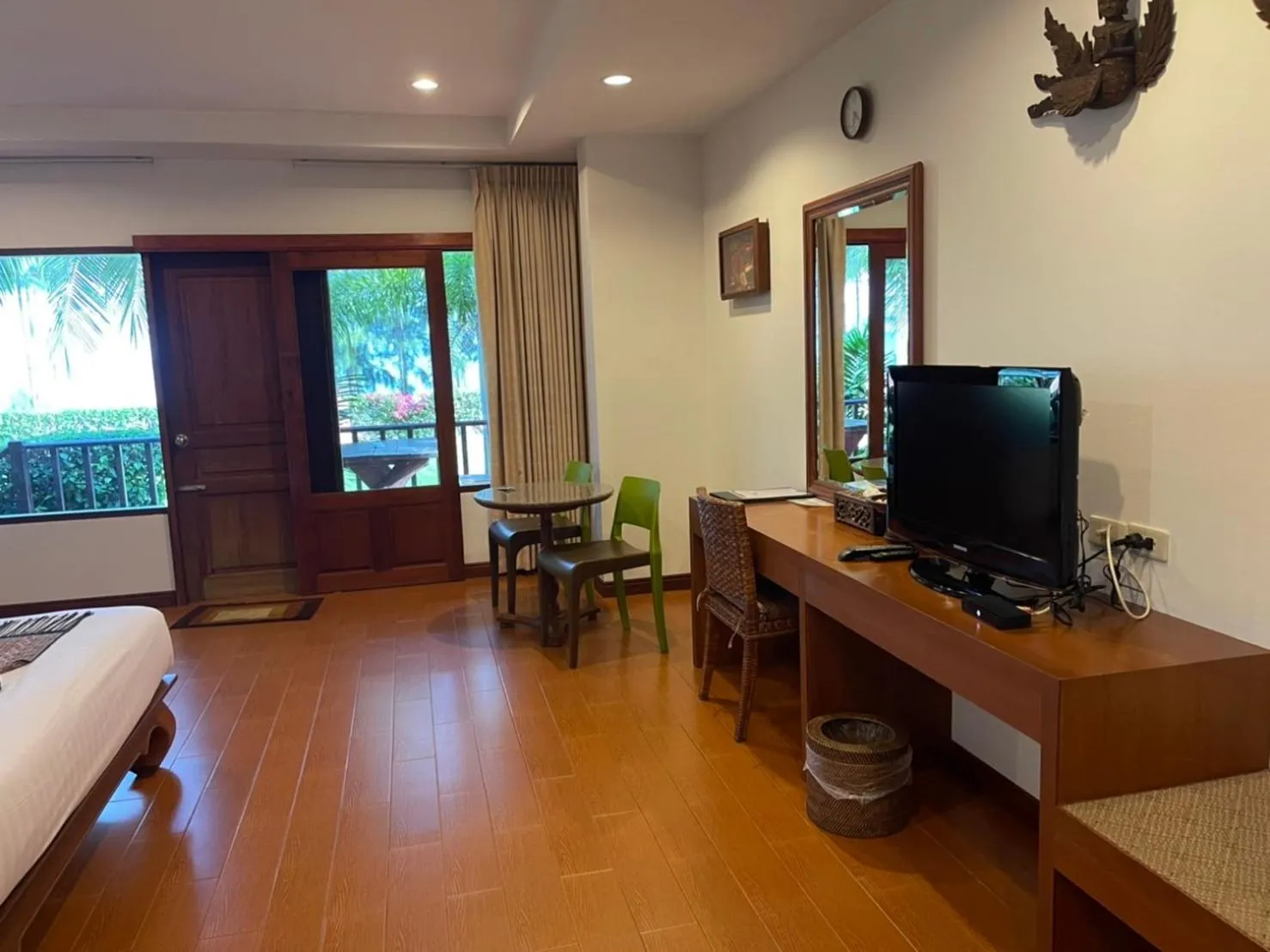 TV and multimedia in Sailom Resort Bangsaphan