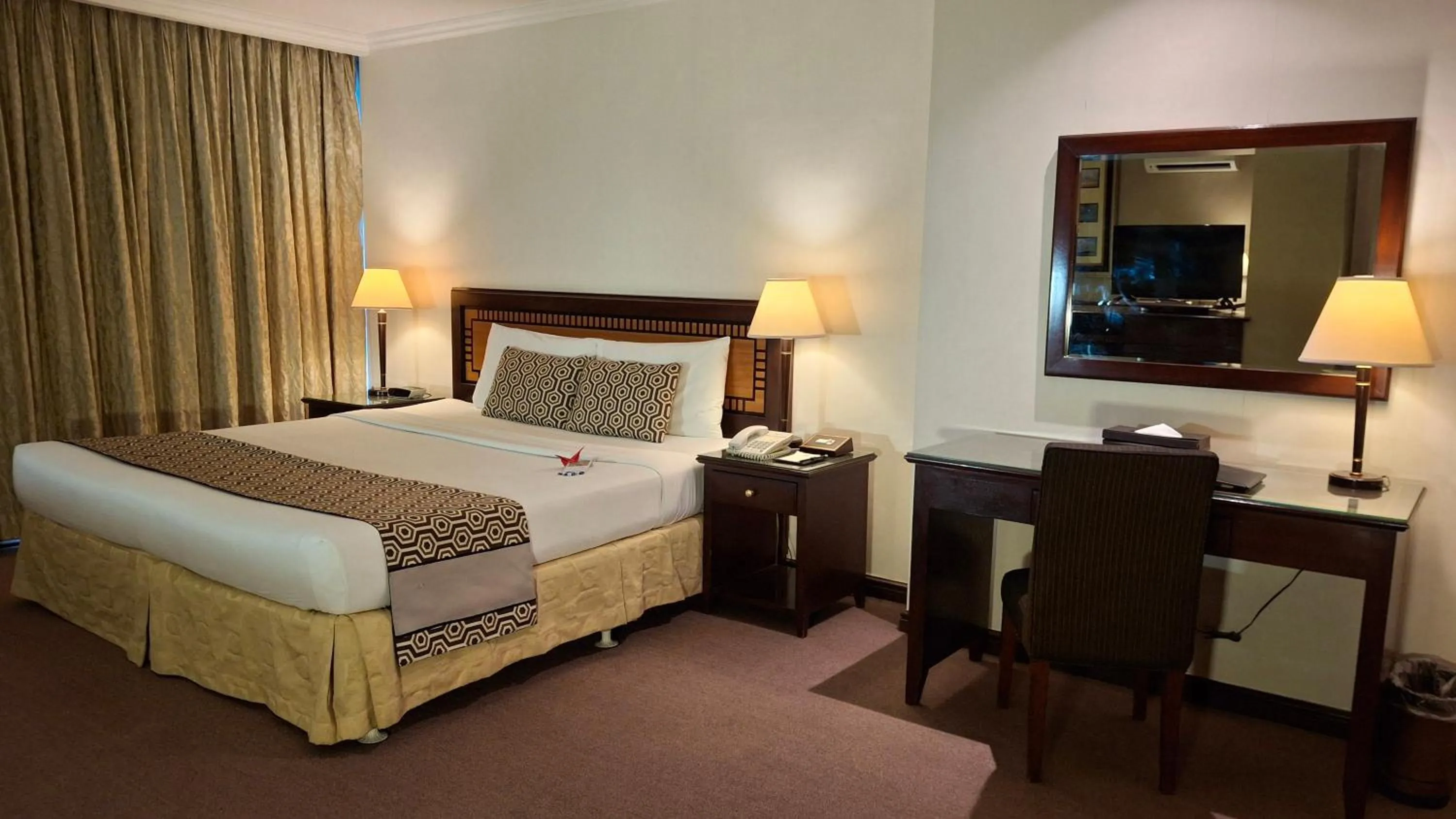 Bed in Herald Suites Solana