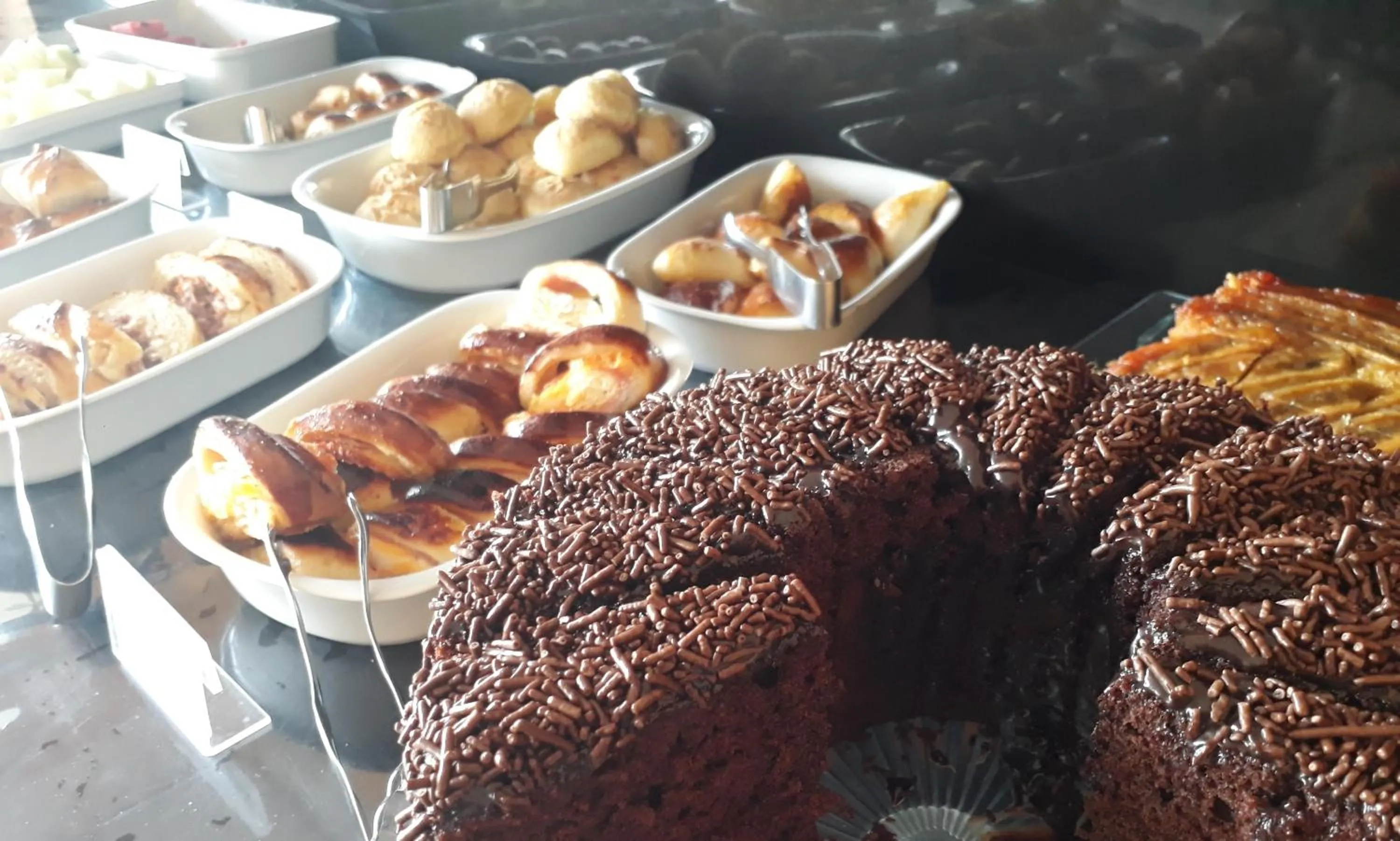 Continental breakfast in Cristal Palace Inn