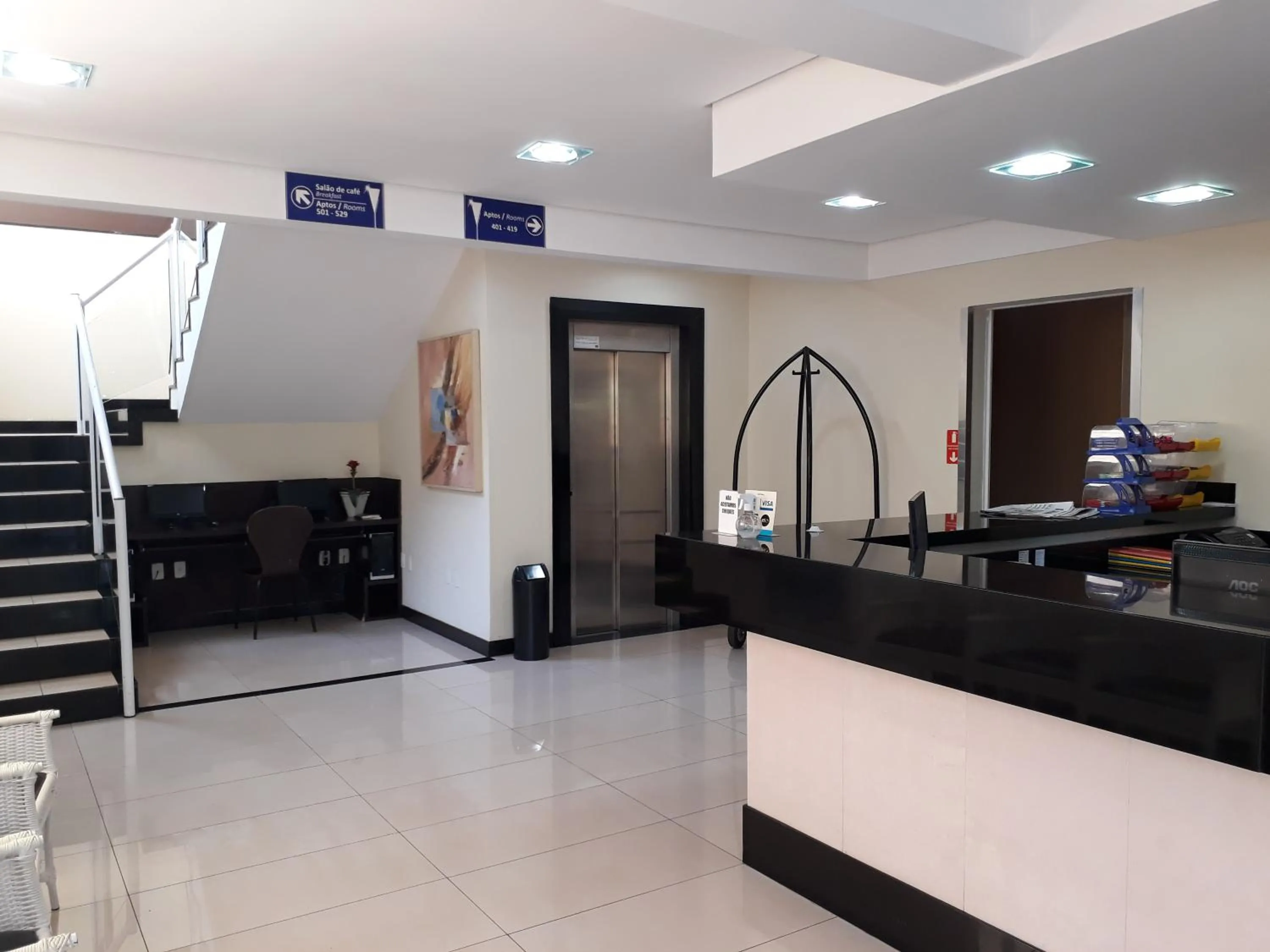 Lobby or reception in Cristal Palace Inn