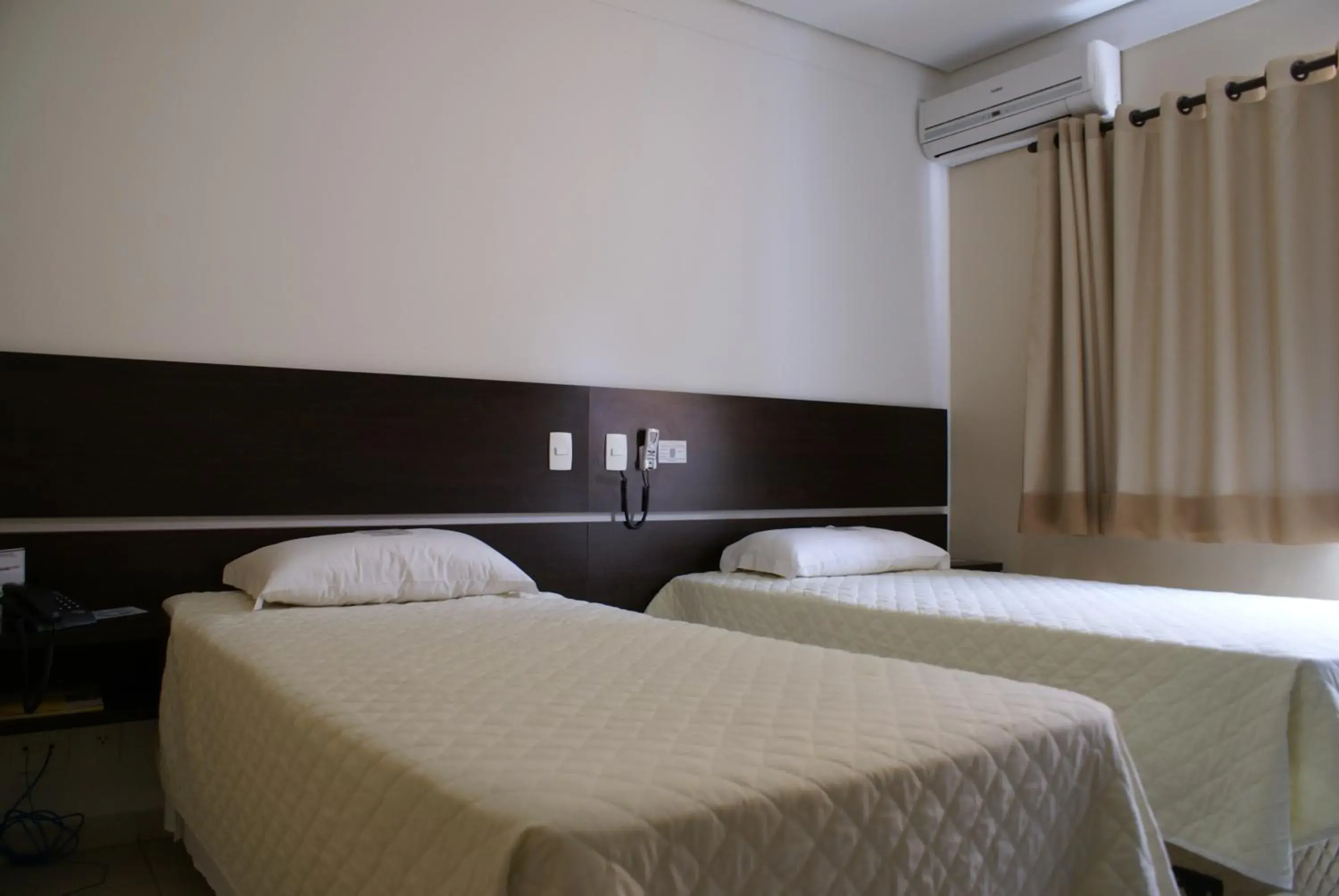 Standard Twin Room - single occupancy in Cristal Palace Inn Standard Twin Room - single occupancy in Cristal Palace Inn