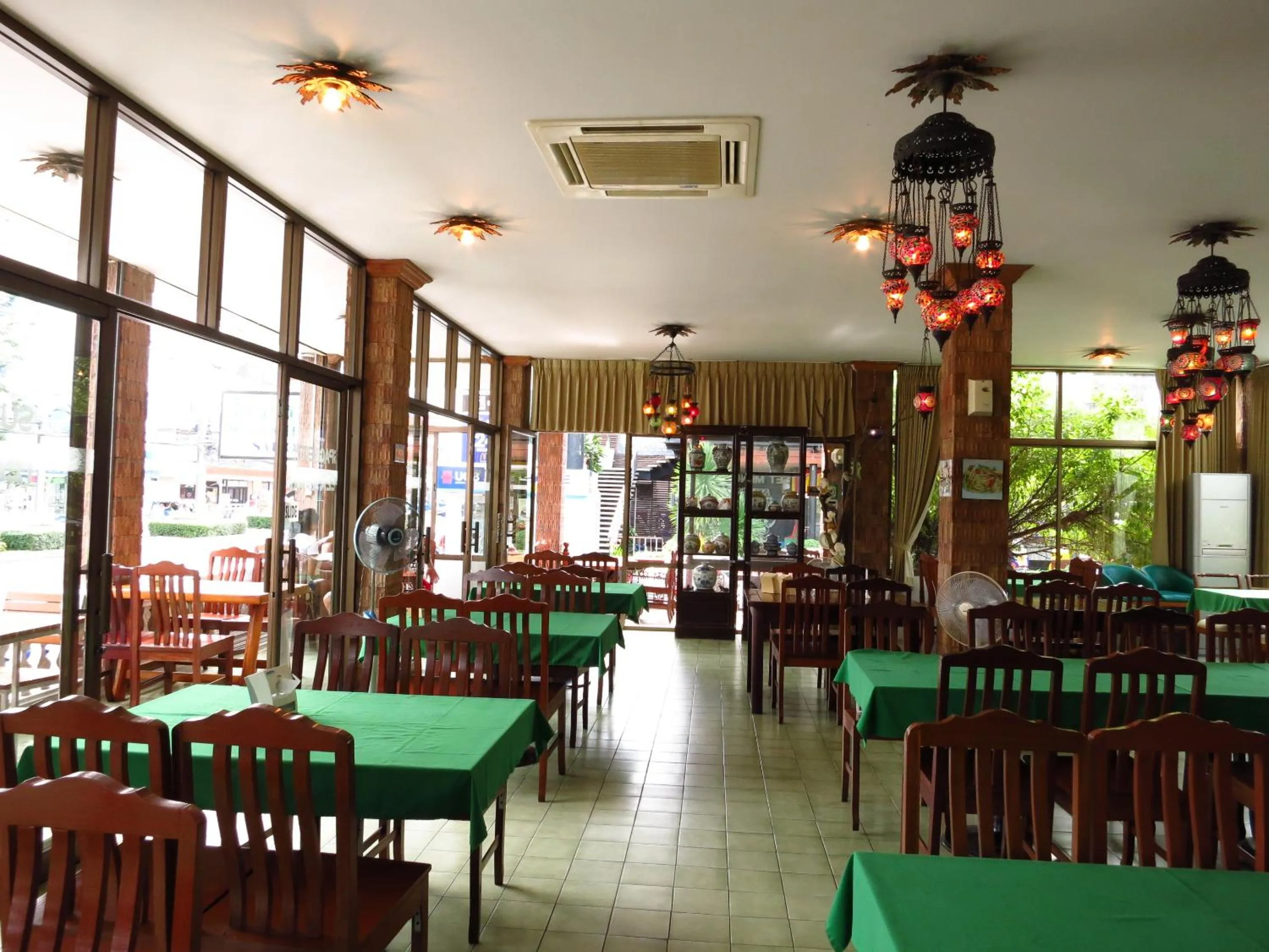 Restaurant/places to eat in Sirin Hotel Hua Hin