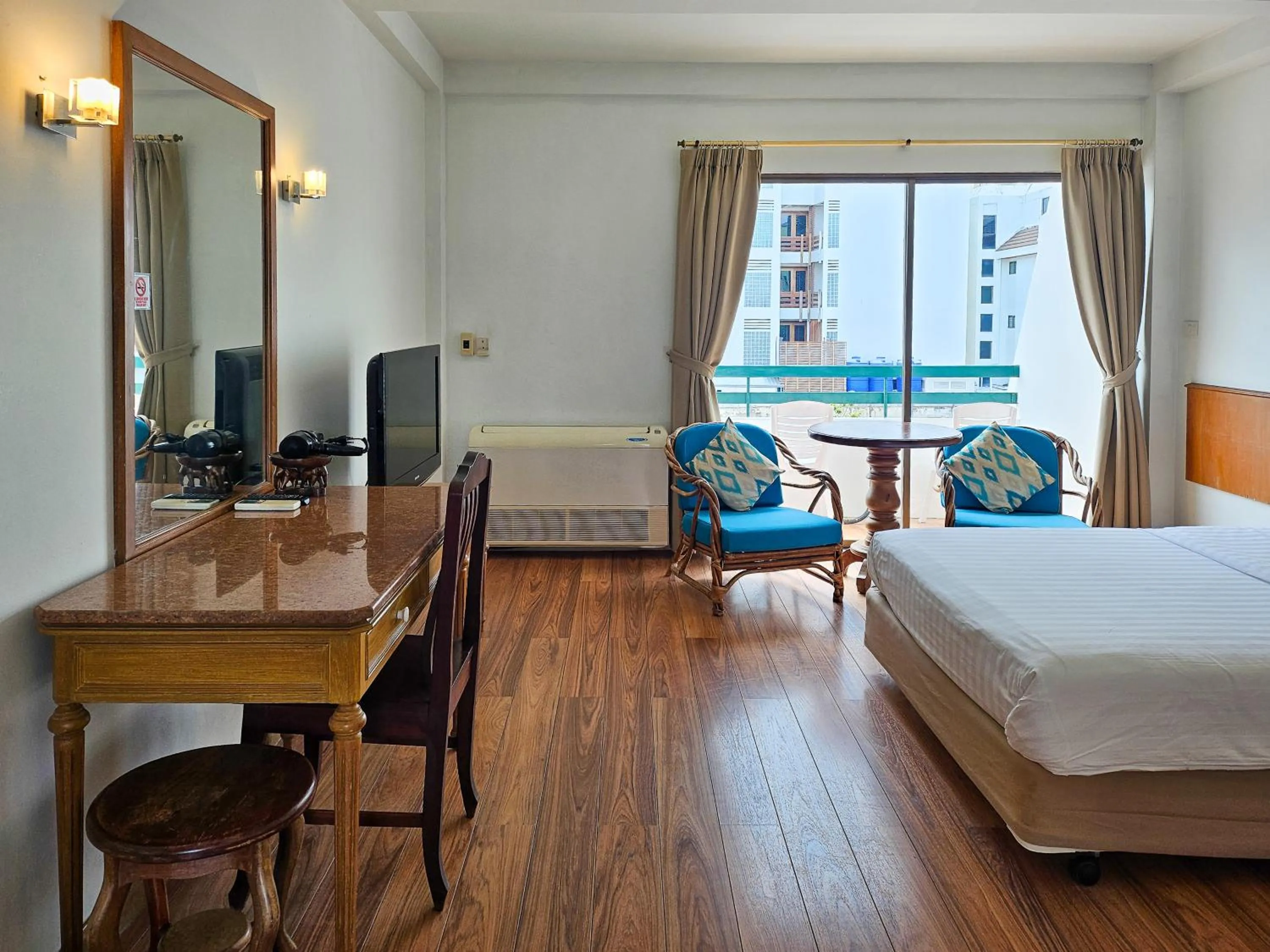 Bedroom, Bed in Sirin Hotel Hua Hin