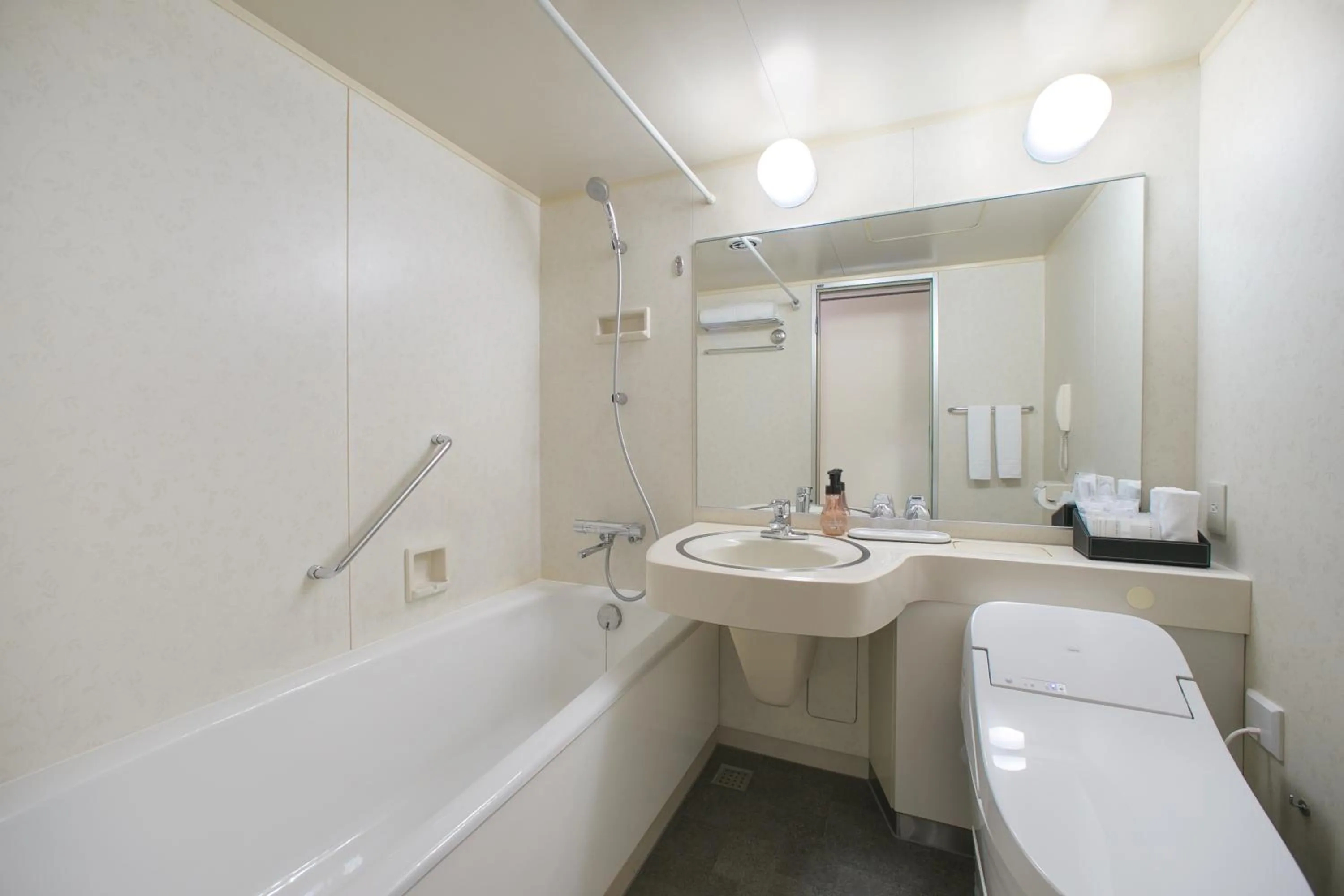 Shower in Hotel New Nagasaki