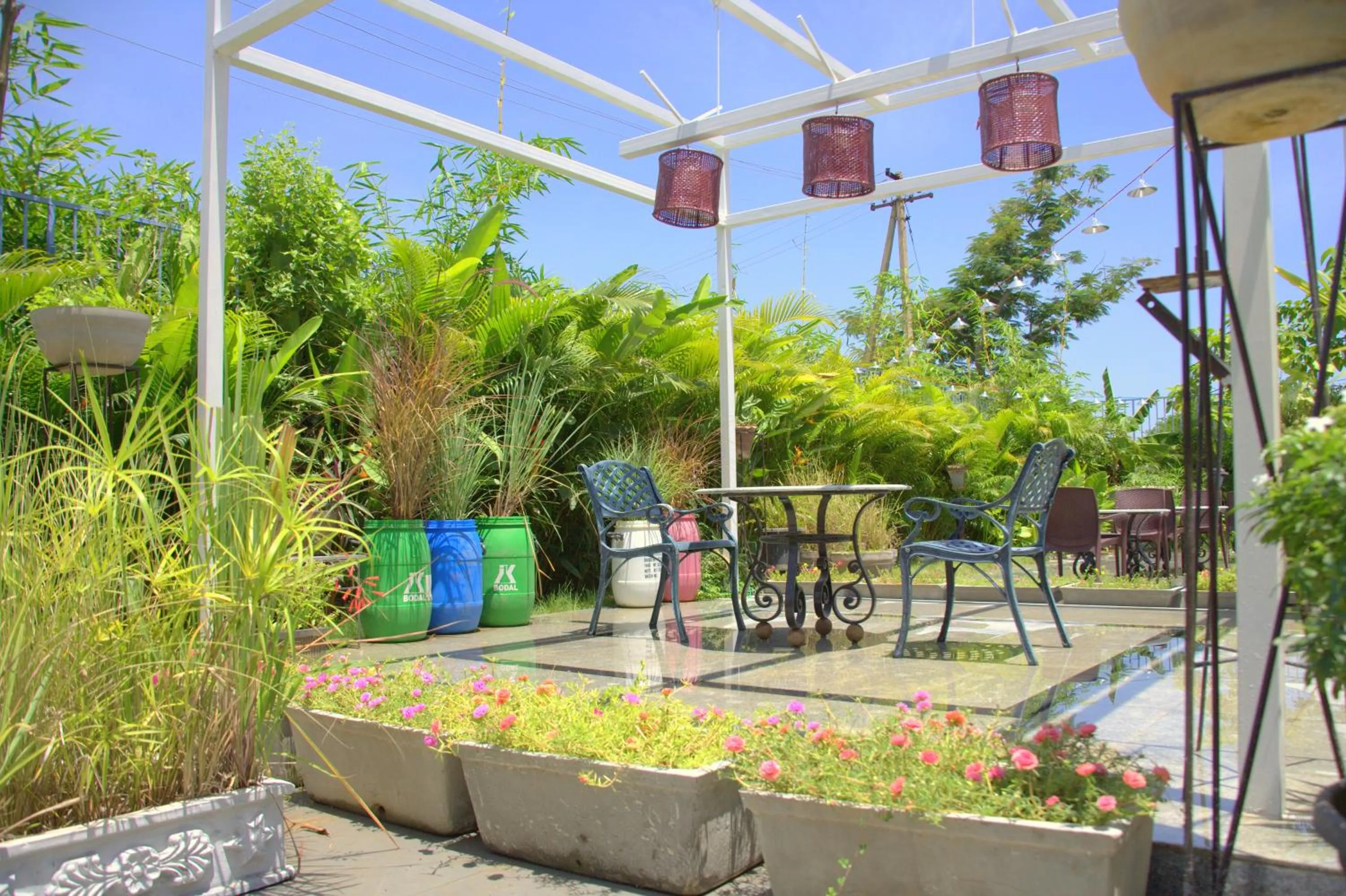 Garden in Hotel Villa Highnest - Oragadam -Sriperumbudur