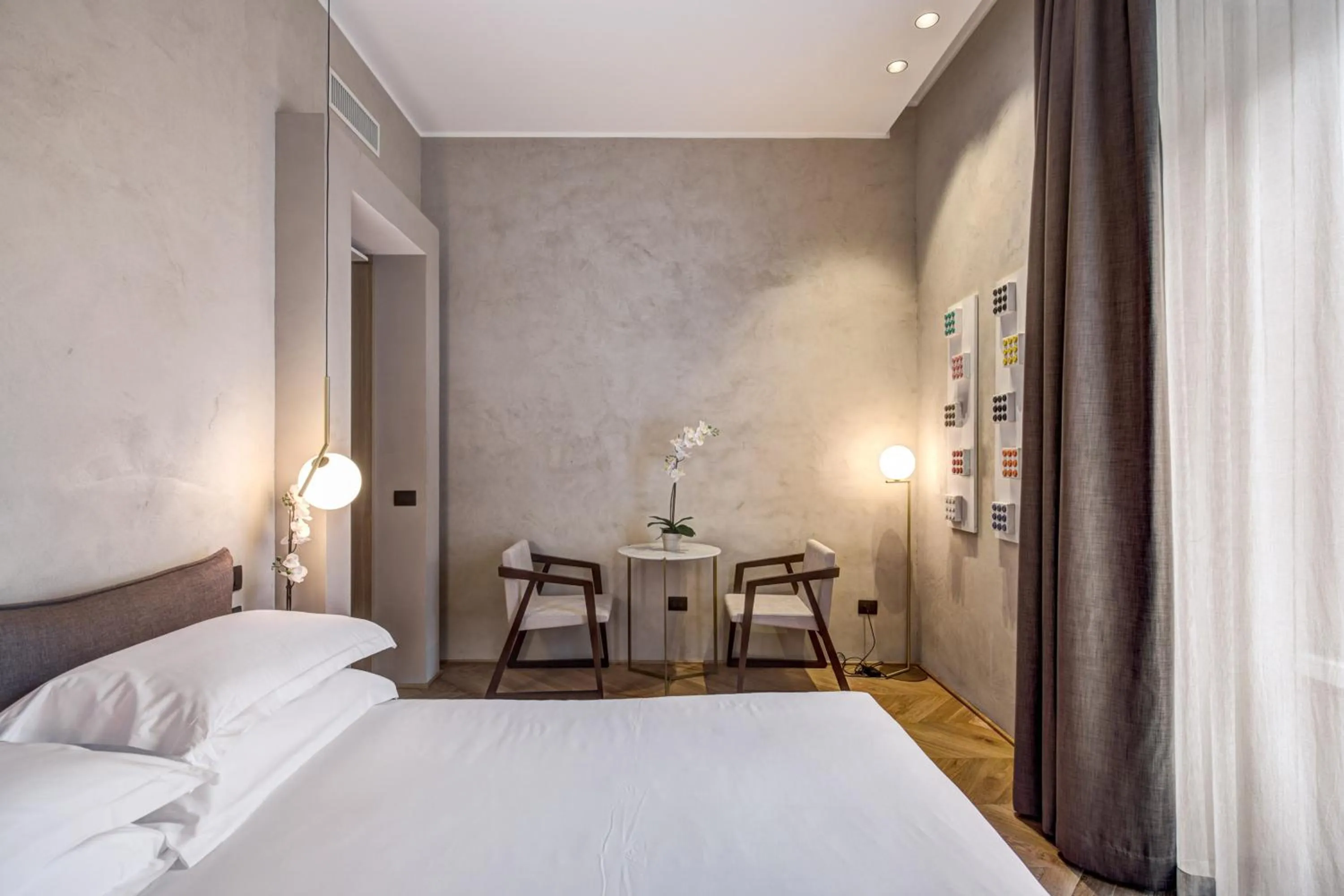 Photo of the whole room, Bed in G55 Design Hotel