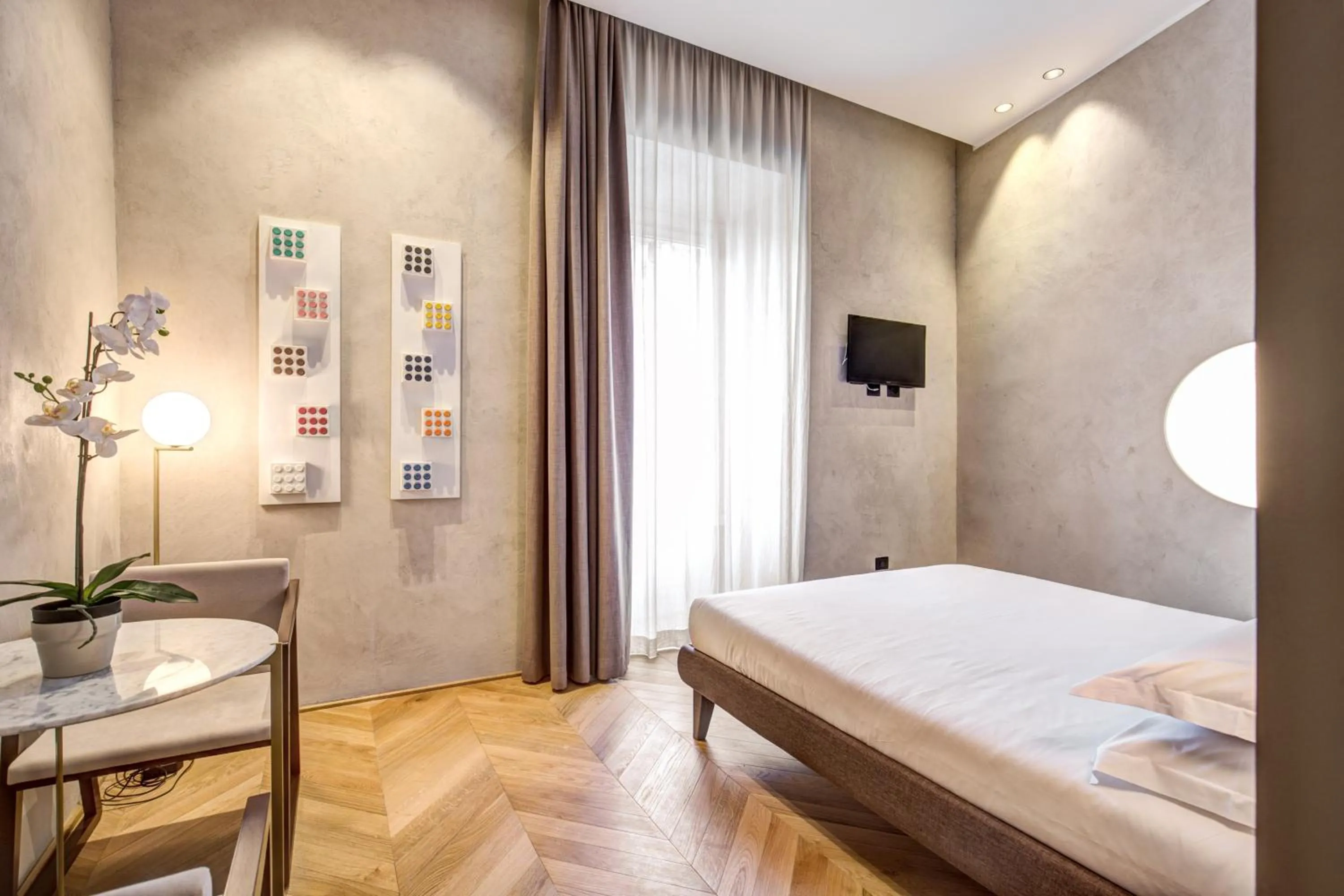 Photo of the whole room, Bed in G55 Design Hotel