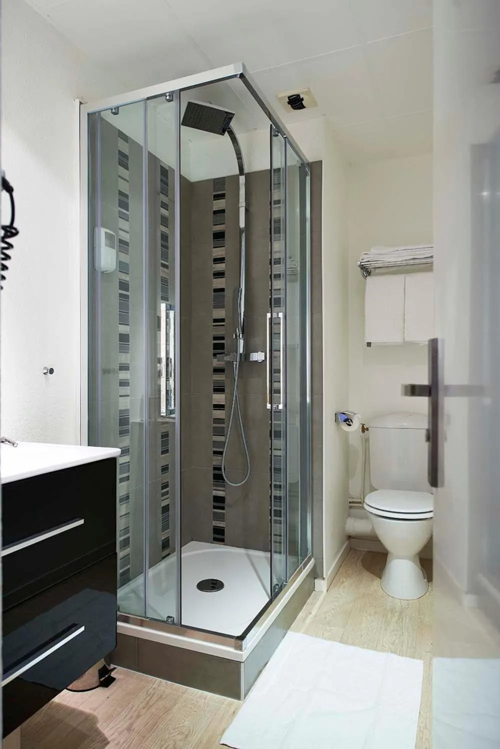 Bathroom in L'aparthoteL LhL