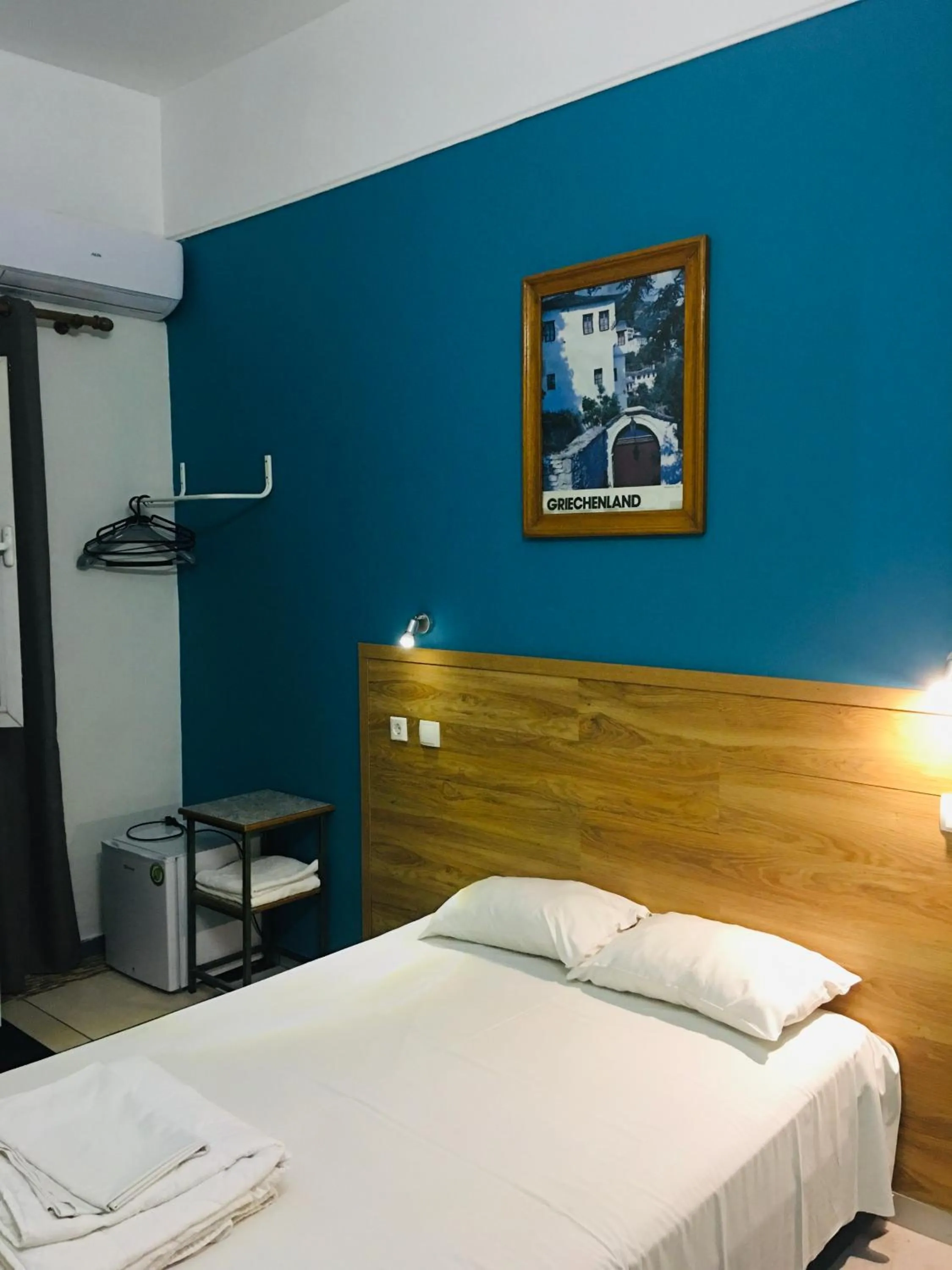 Bed in Hotel Kastoria