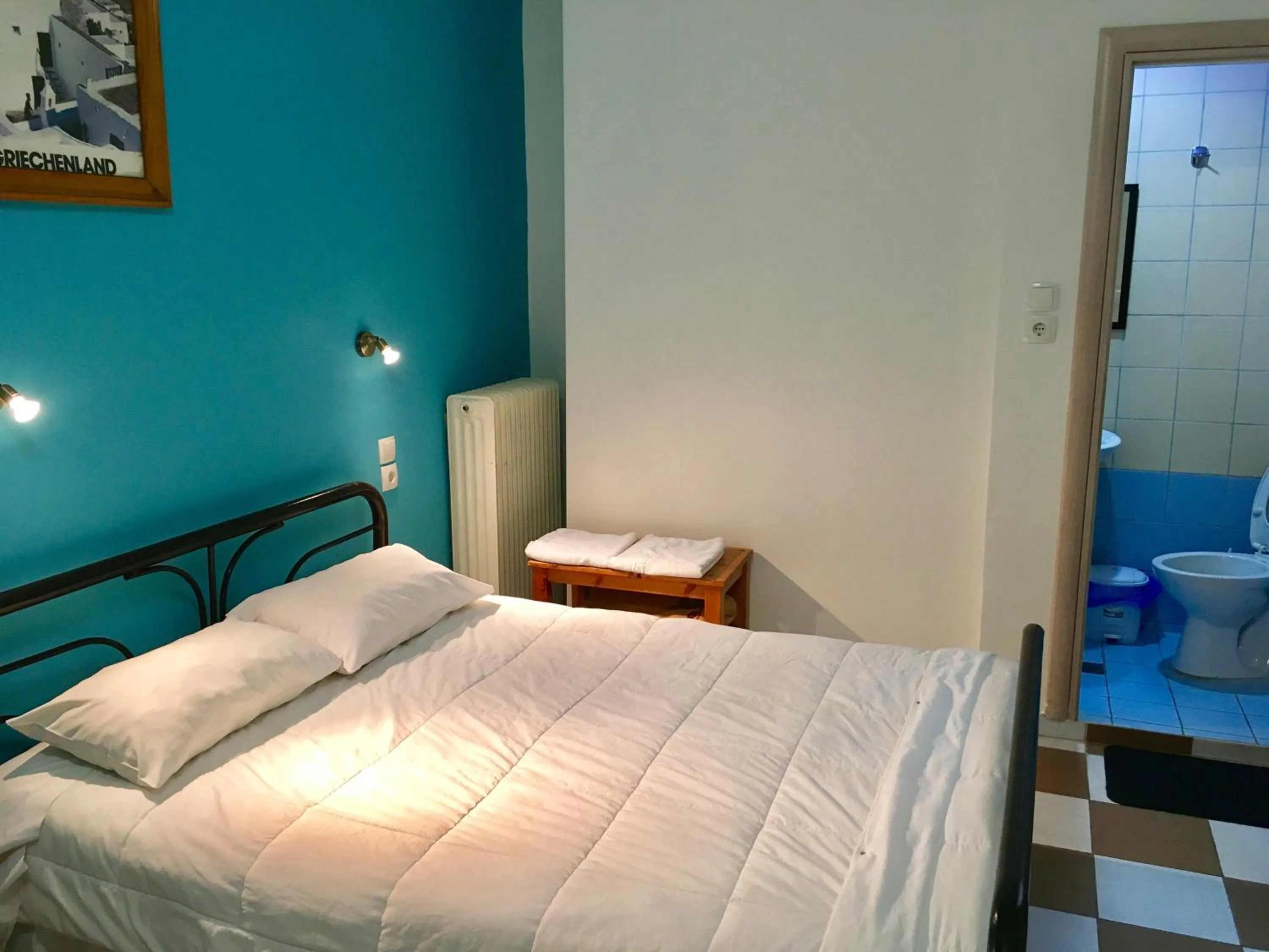 Bed in Hotel Kastoria