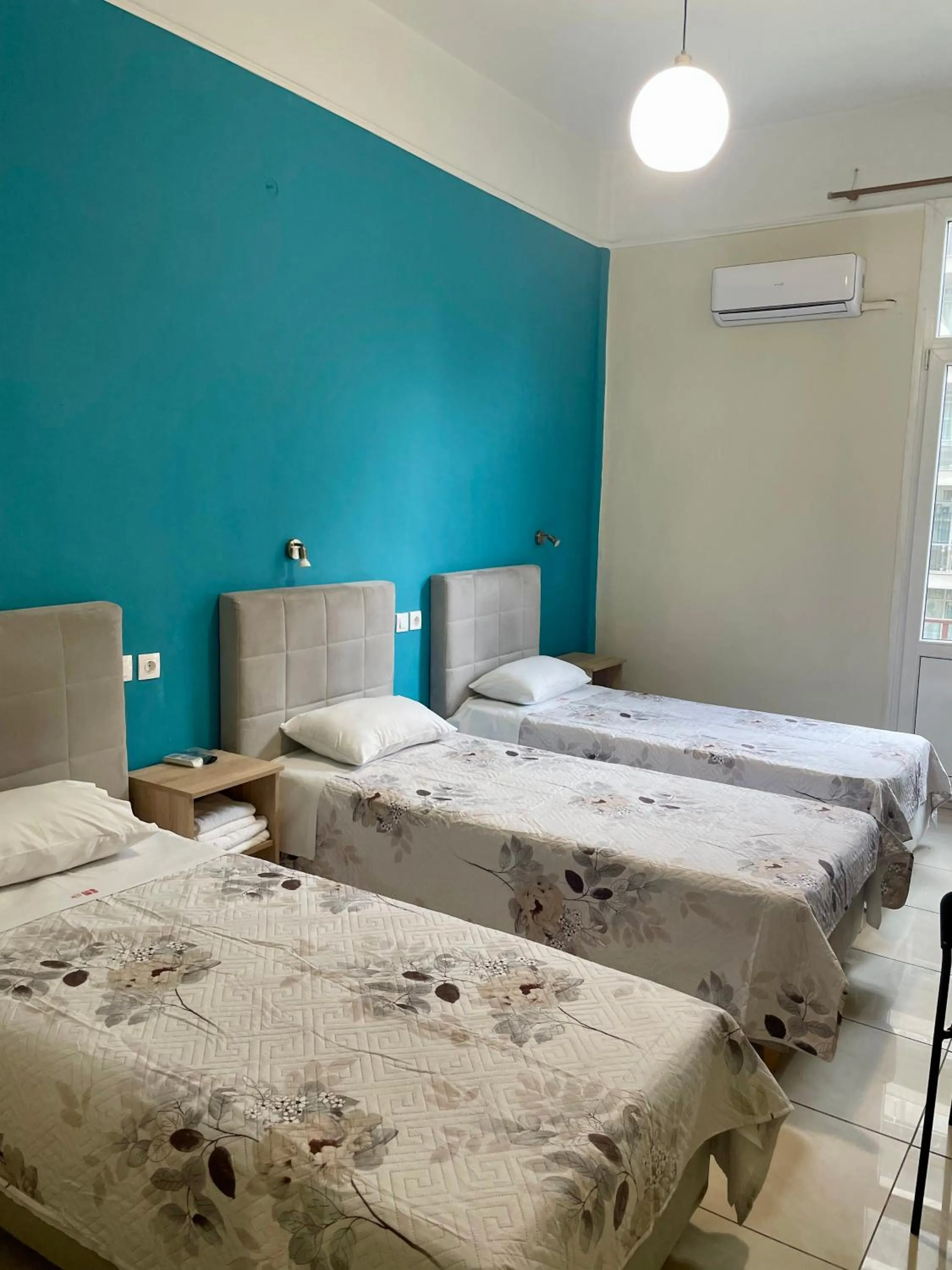 Bed in Hotel Kastoria