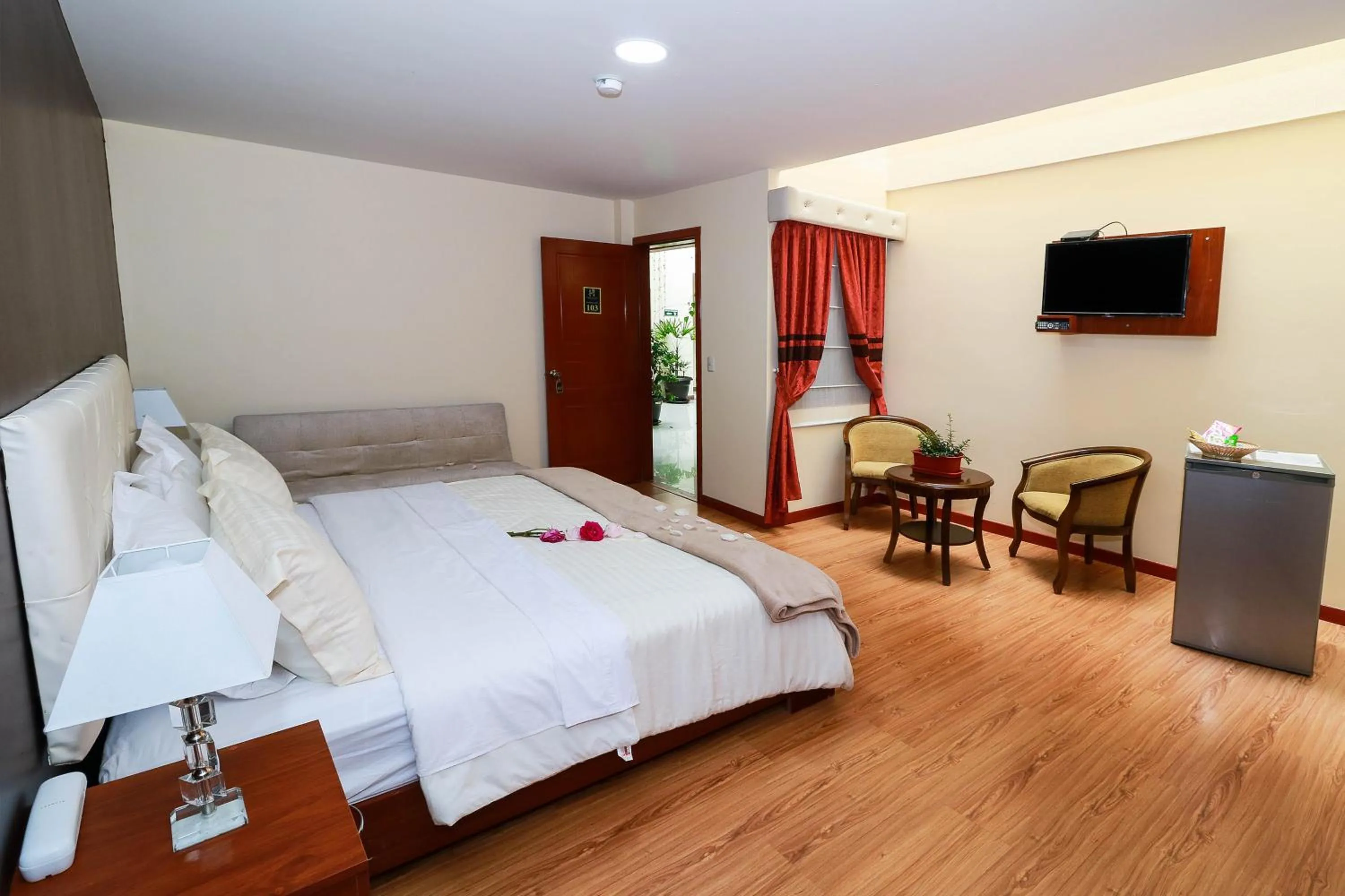 Photo of the whole room, Bed in Hotel Boutique Castilla de Leòn