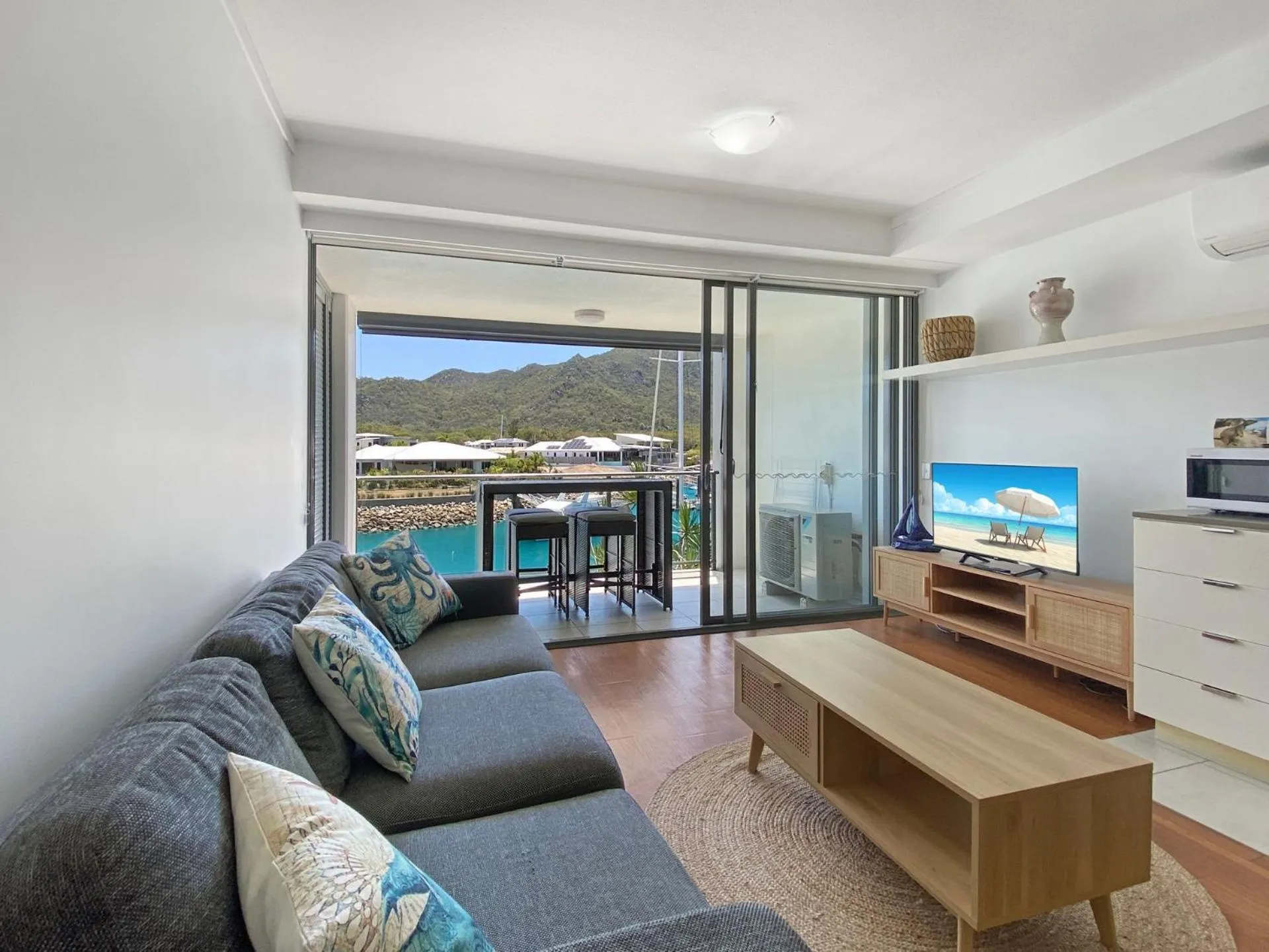 Blue on Blue Superior Studio Room 1221