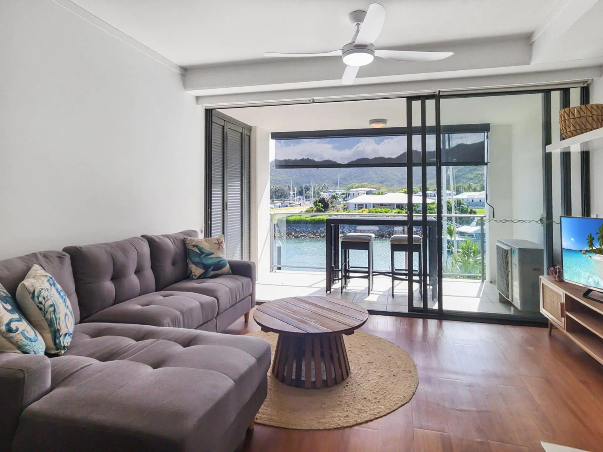 Blue on Blue Superior Studio Room 1221