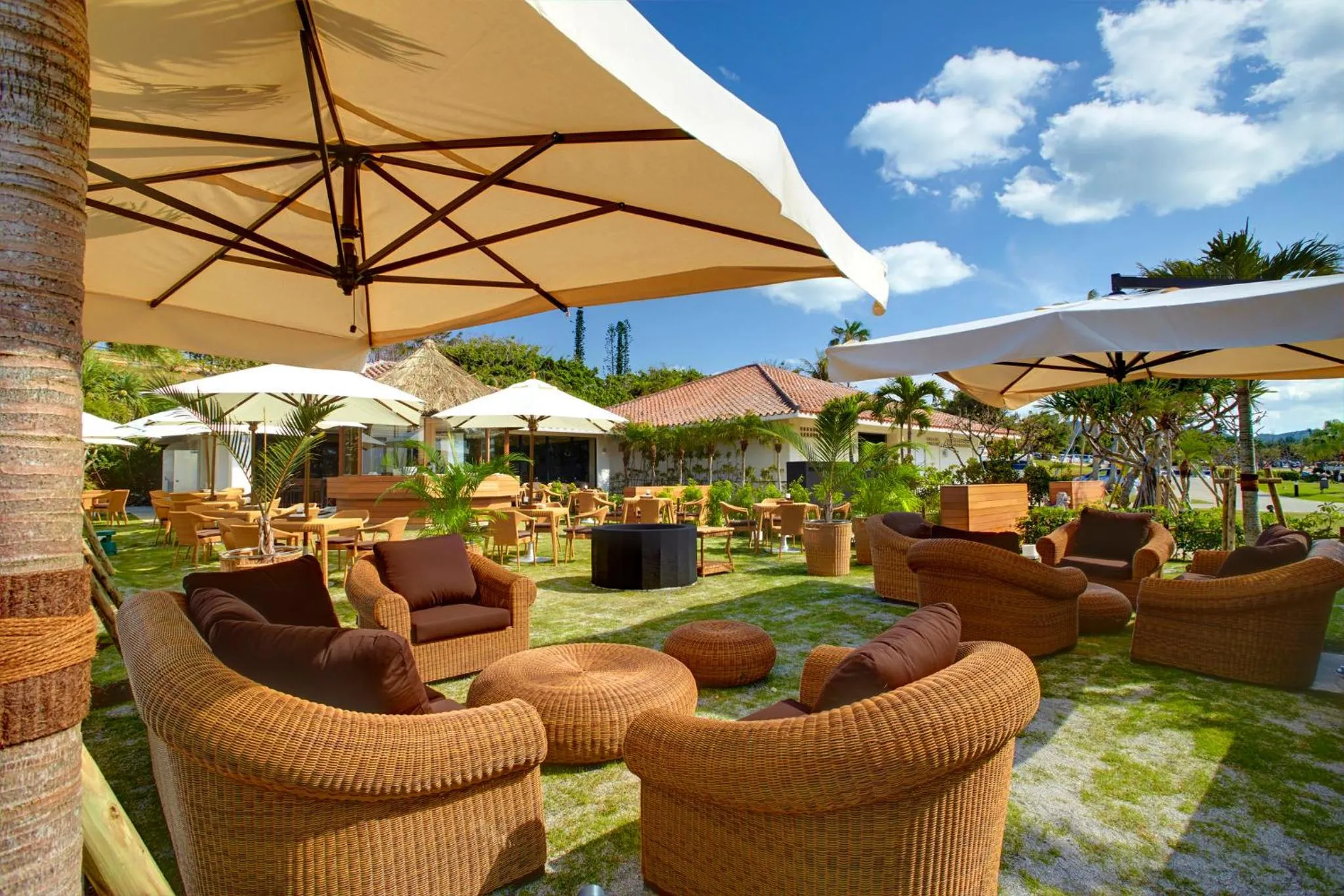 Restaurant/places to eat in ANA InterContinental Manza Beach Resort by IHG