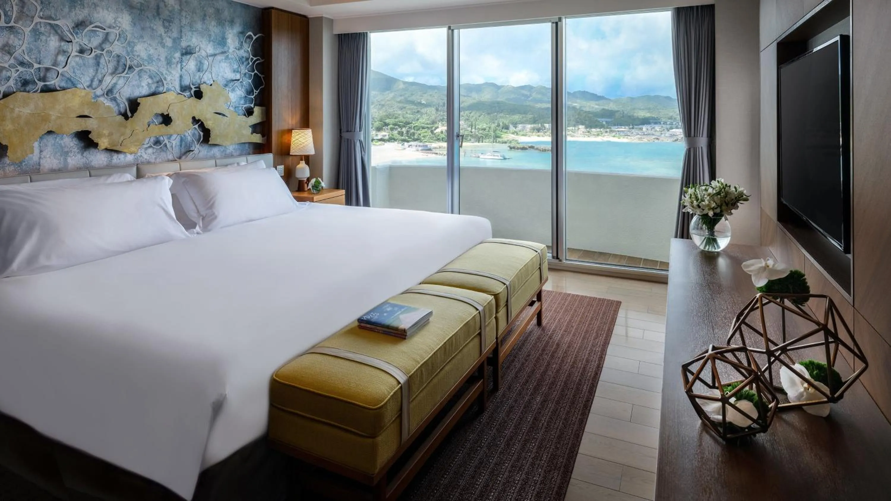 Photo of the whole room, Bed in ANA InterContinental Manza Beach Resort by IHG