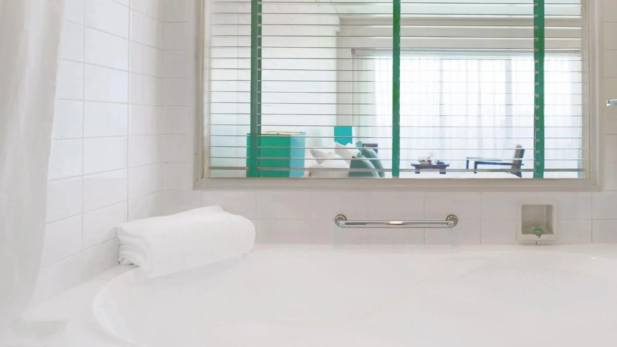 Classic Twin Room with Beach View, Club Access and High Floor in ANA InterContinental Manza Beach Resort by IHG Classic Twin Room with Beach View, Club Access and High Floor in ANA InterContinental Manza Beach Resort by IHG