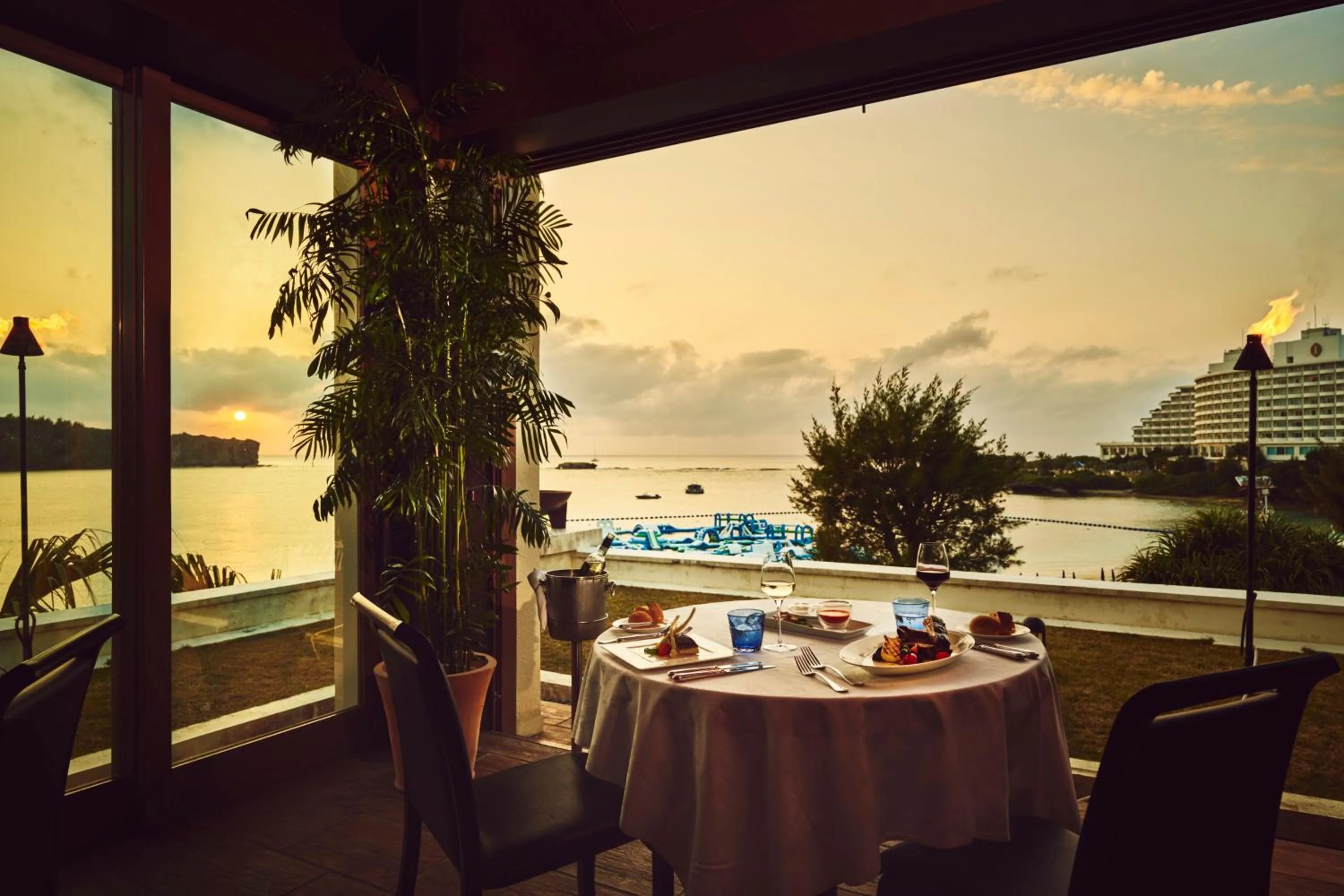 Restaurant/places to eat in ANA InterContinental Manza Beach Resort by IHG