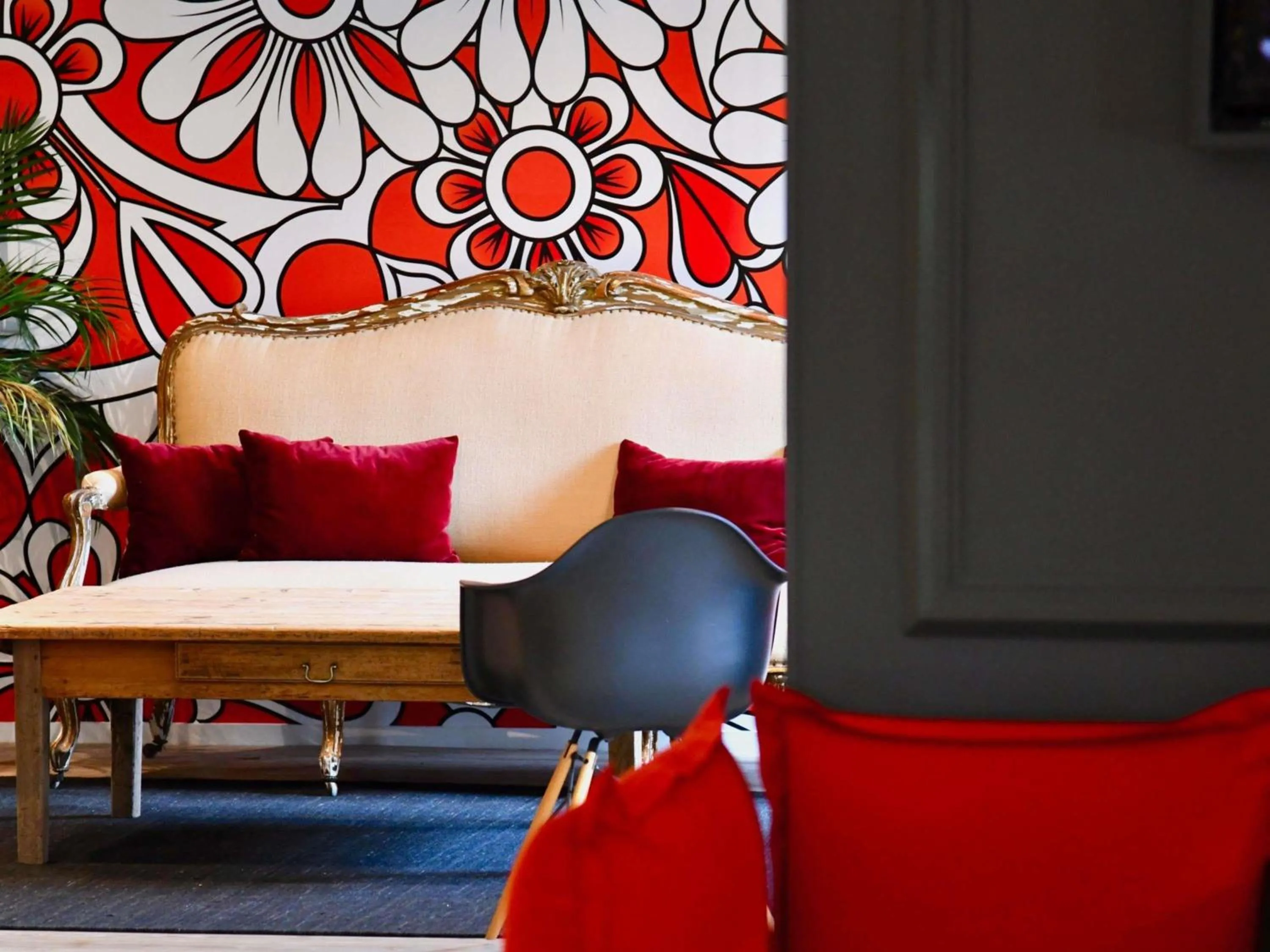 Lounge or bar in ibis Quimper