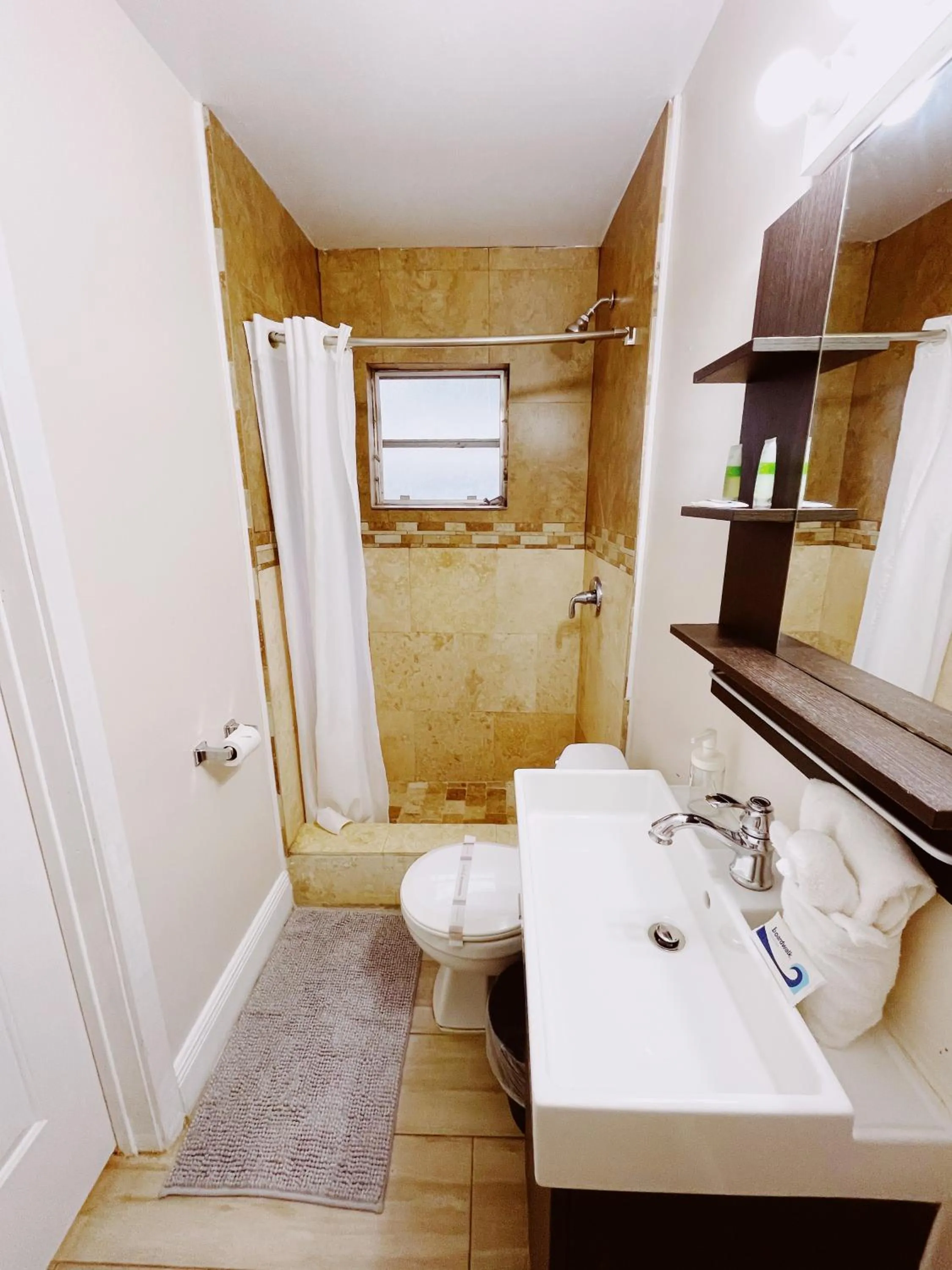 Bathroom in Sea Steps By Lowkl