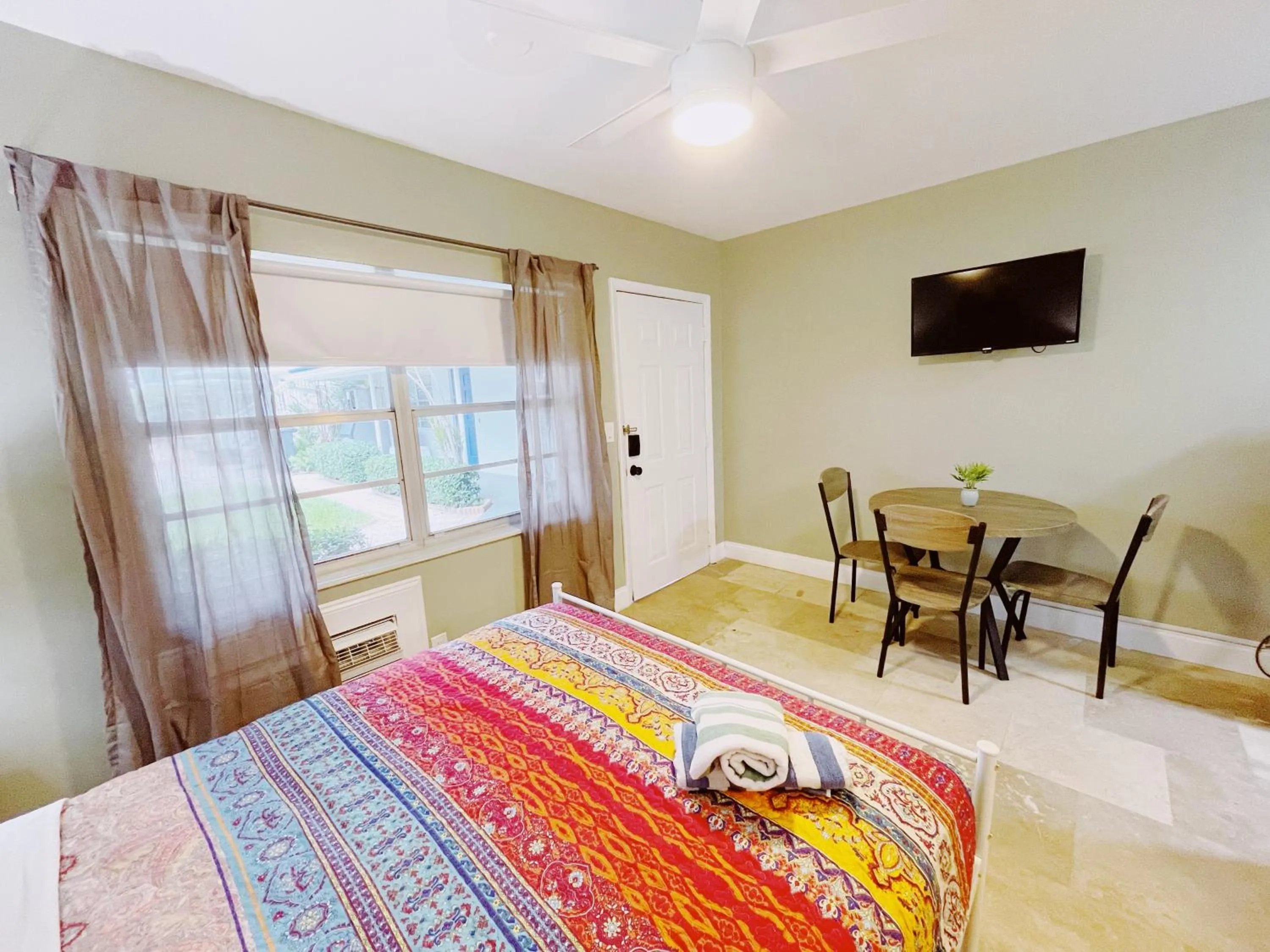 Bed in Sea Steps By Lowkl