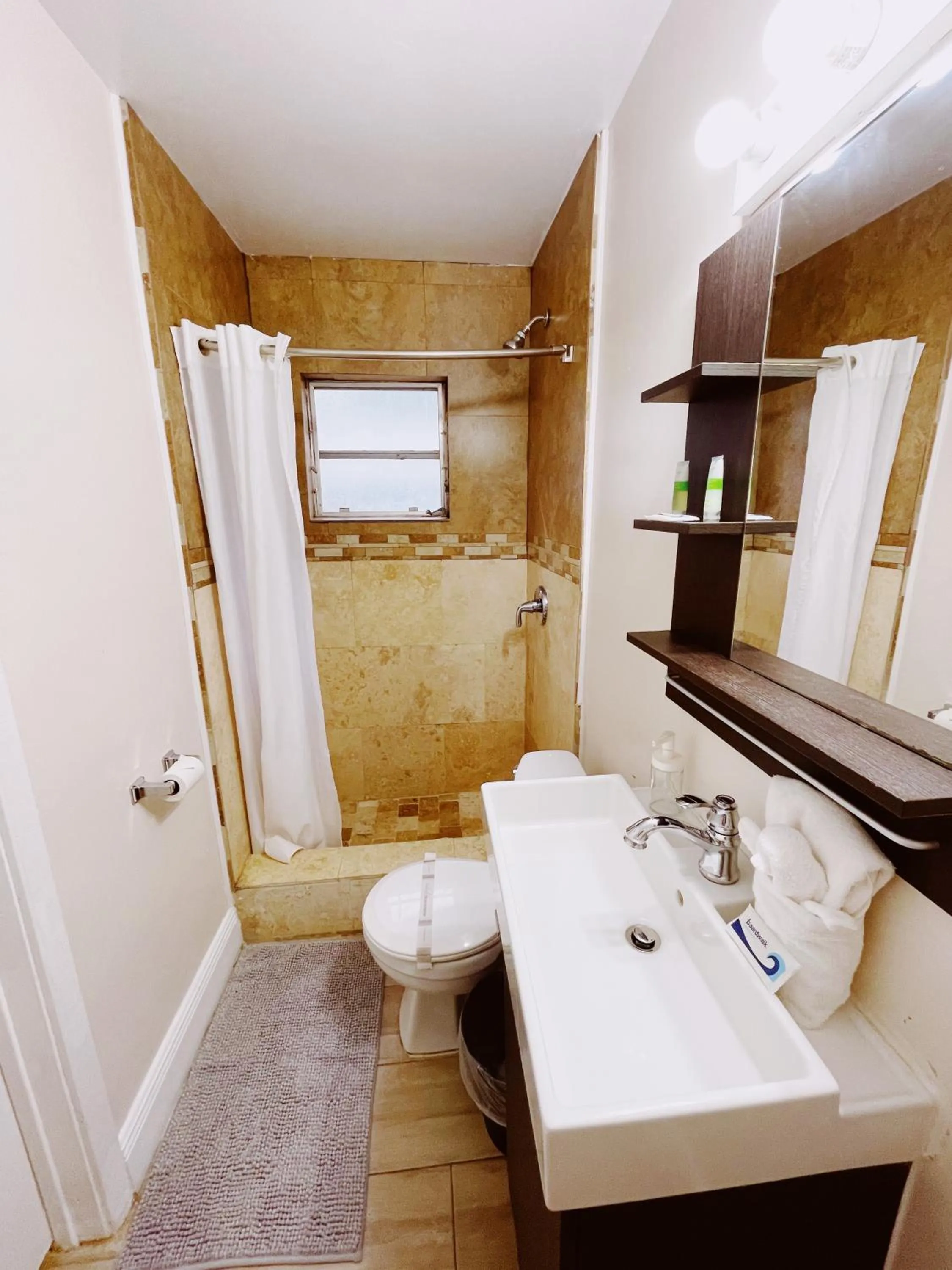 Bathroom in Sea Steps By Lowkl