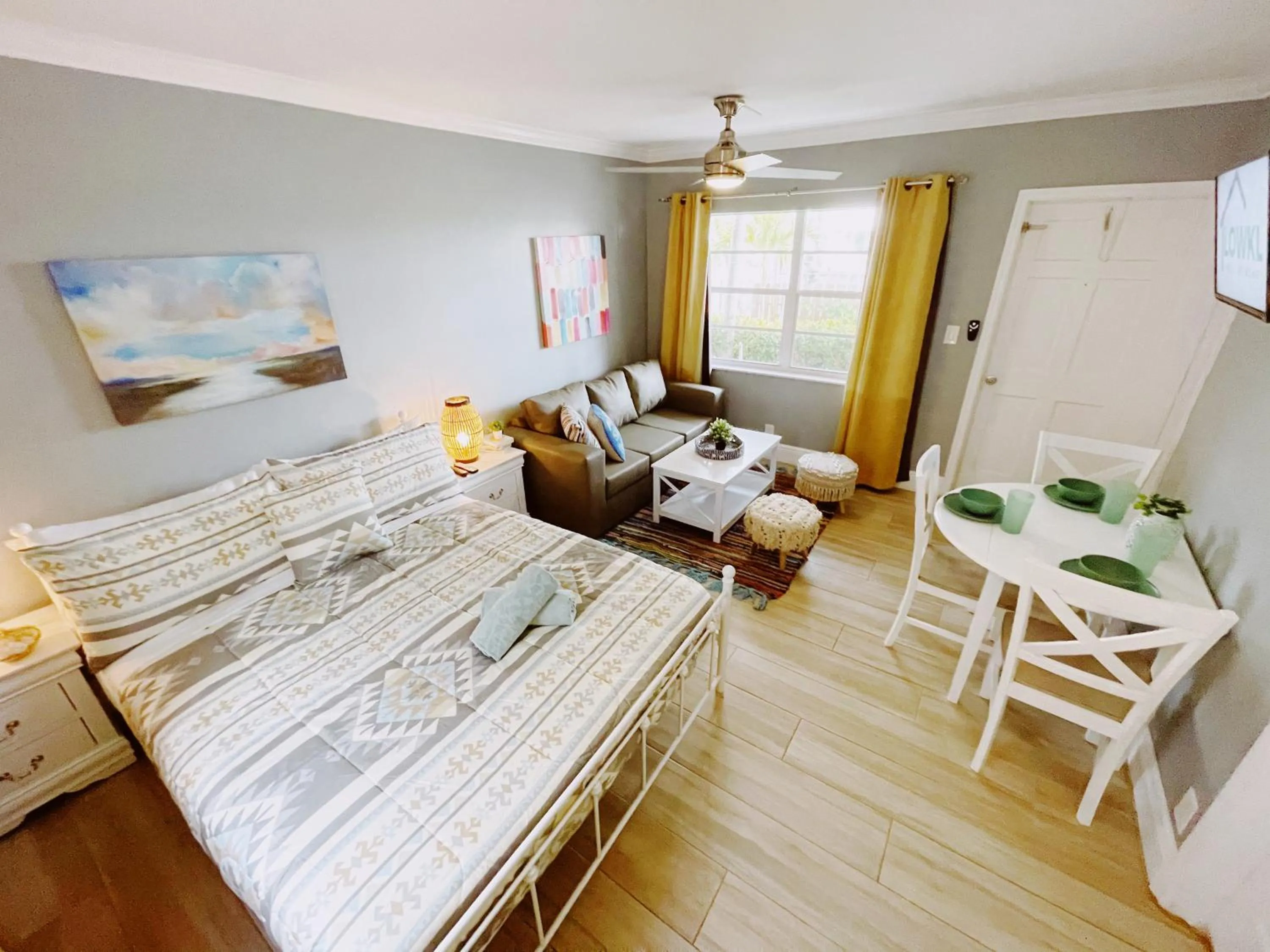 Bedroom, Bed in Sea Steps By Lowkl