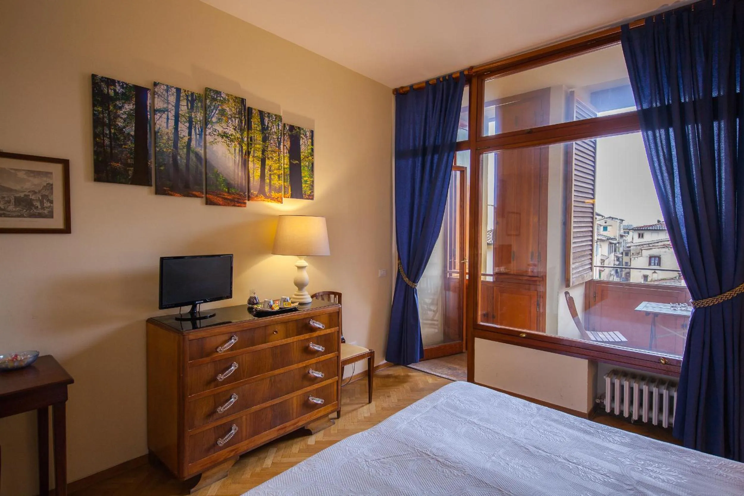 Photo of the whole room, Bed in A Teatro