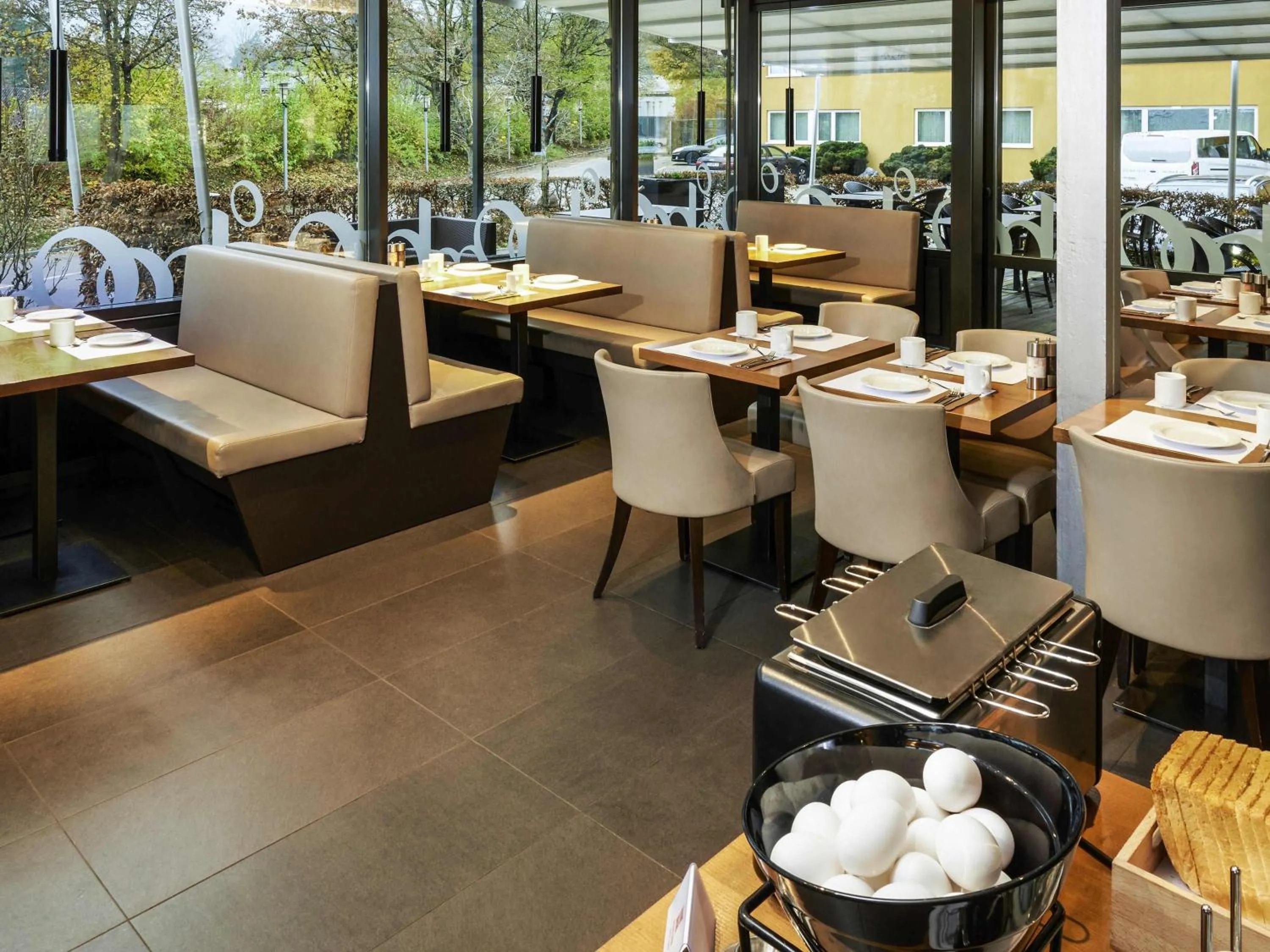 Restaurant/places to eat in ibis Zurich Adliswil