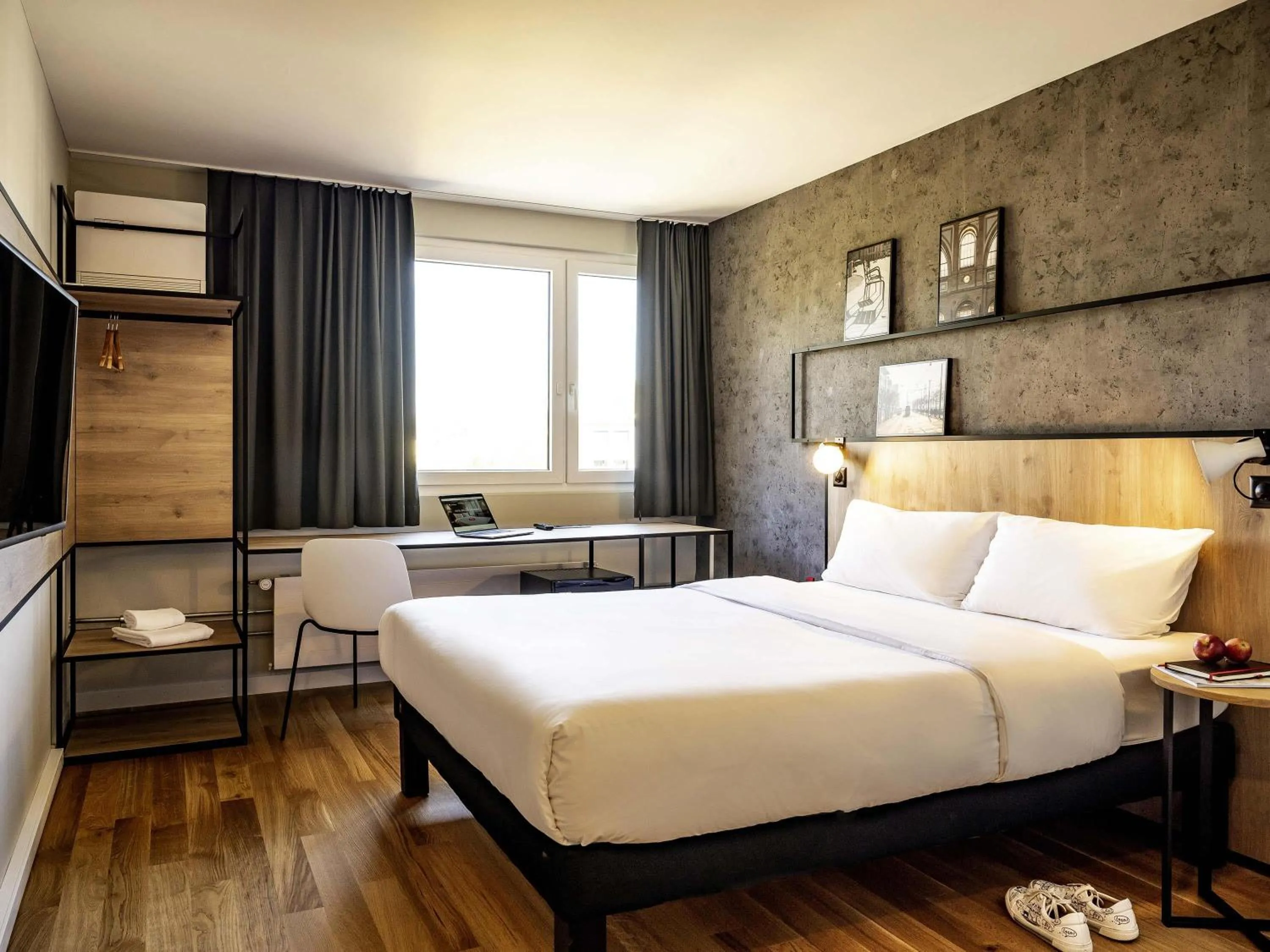 Bedroom, Bed in ibis Zurich Adliswil