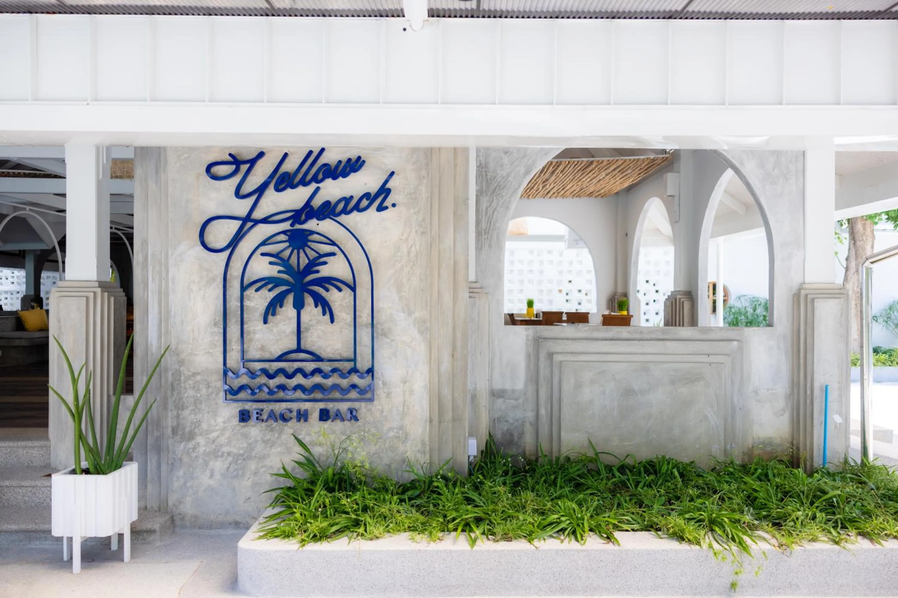 Restaurant/places to eat in The Fair House Beach Resort & Hotel