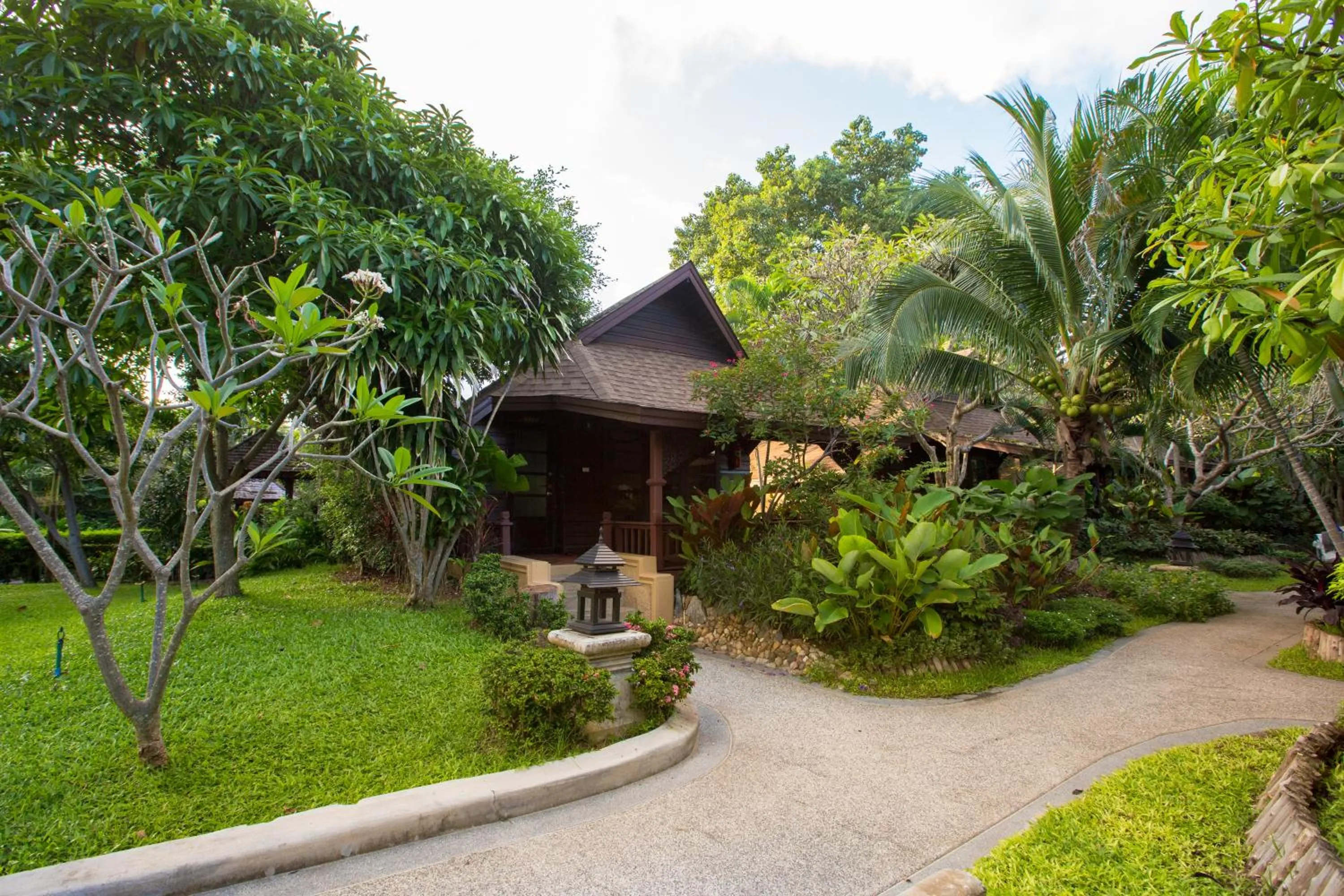 Garden in The Fair House Beach Resort & Hotel