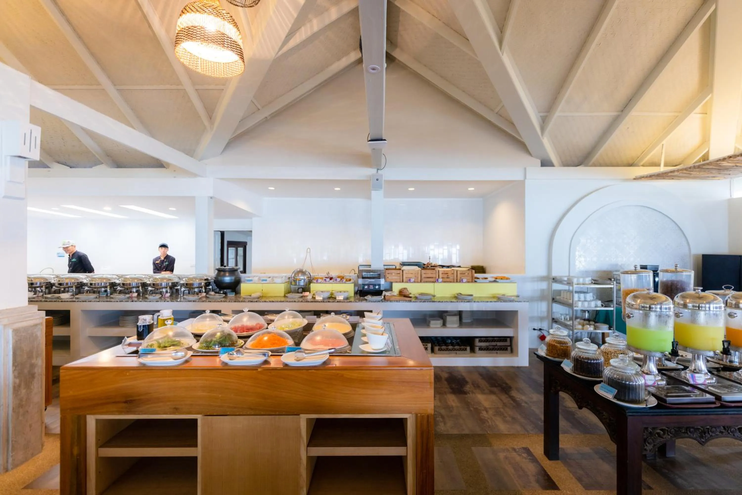 Restaurant/places to eat in The Fair House Beach Resort & Hotel