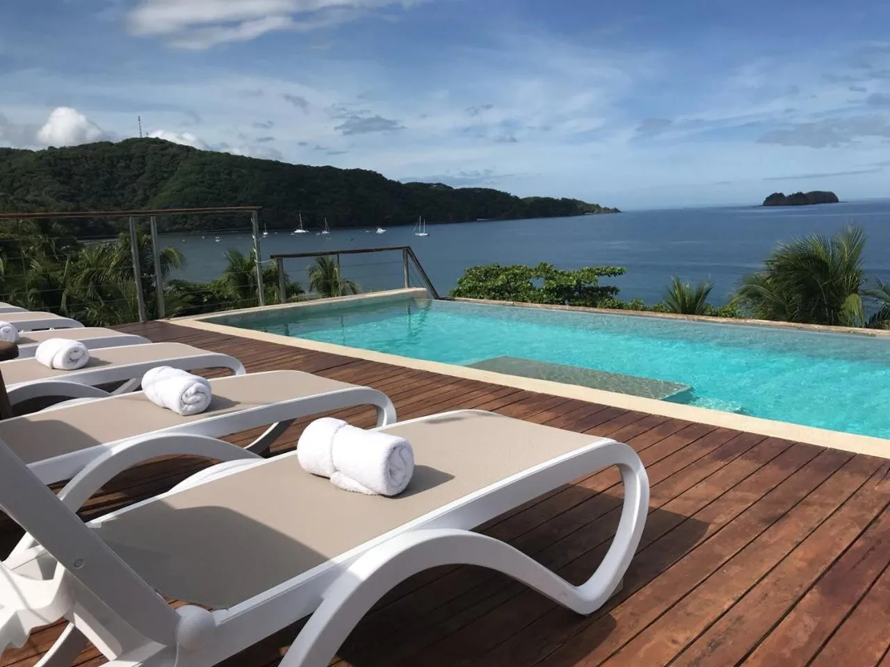 Property building in Hotel La Gaviota Tropical