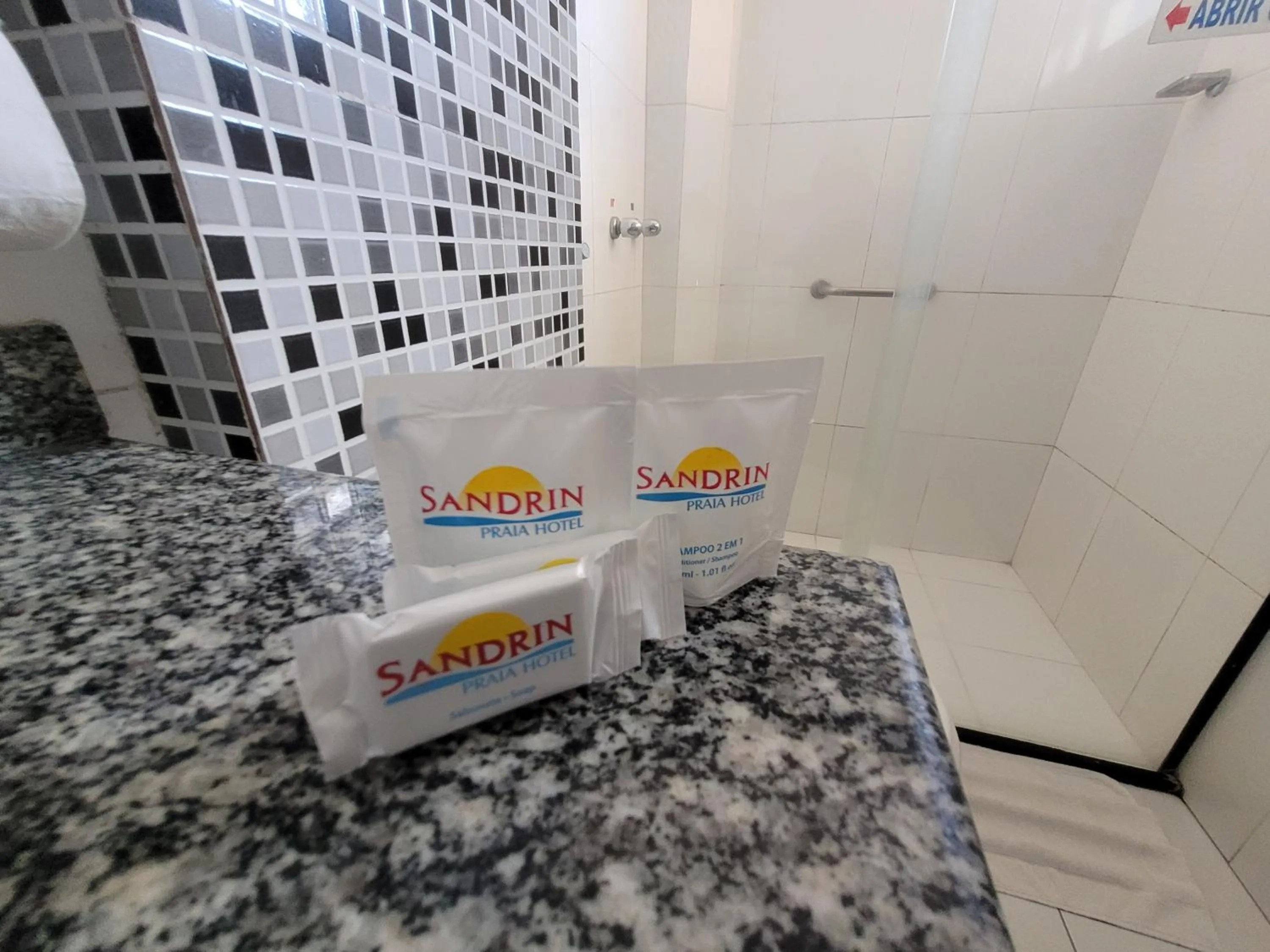 Bathroom in Sandrin Praia Hotel