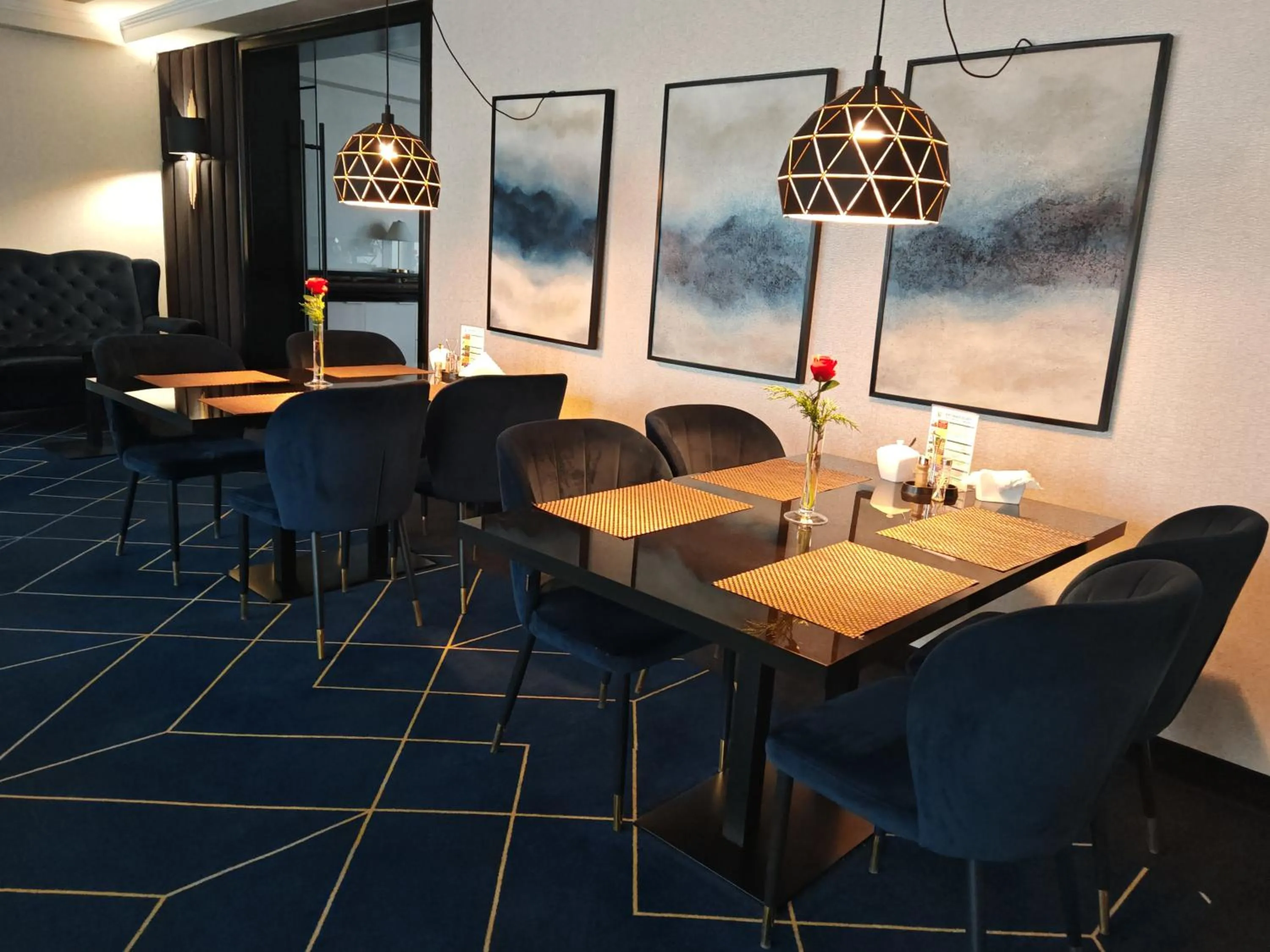 Restaurant/places to eat in Hotel Daria
