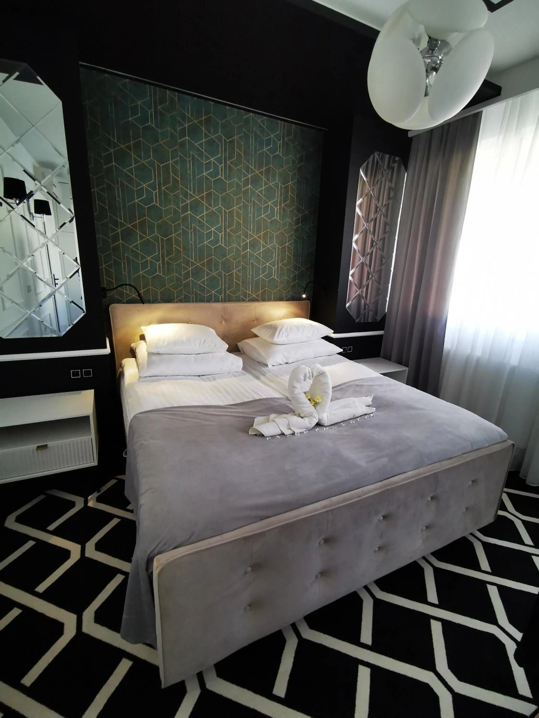 Shower, Bed in Hotel Daria