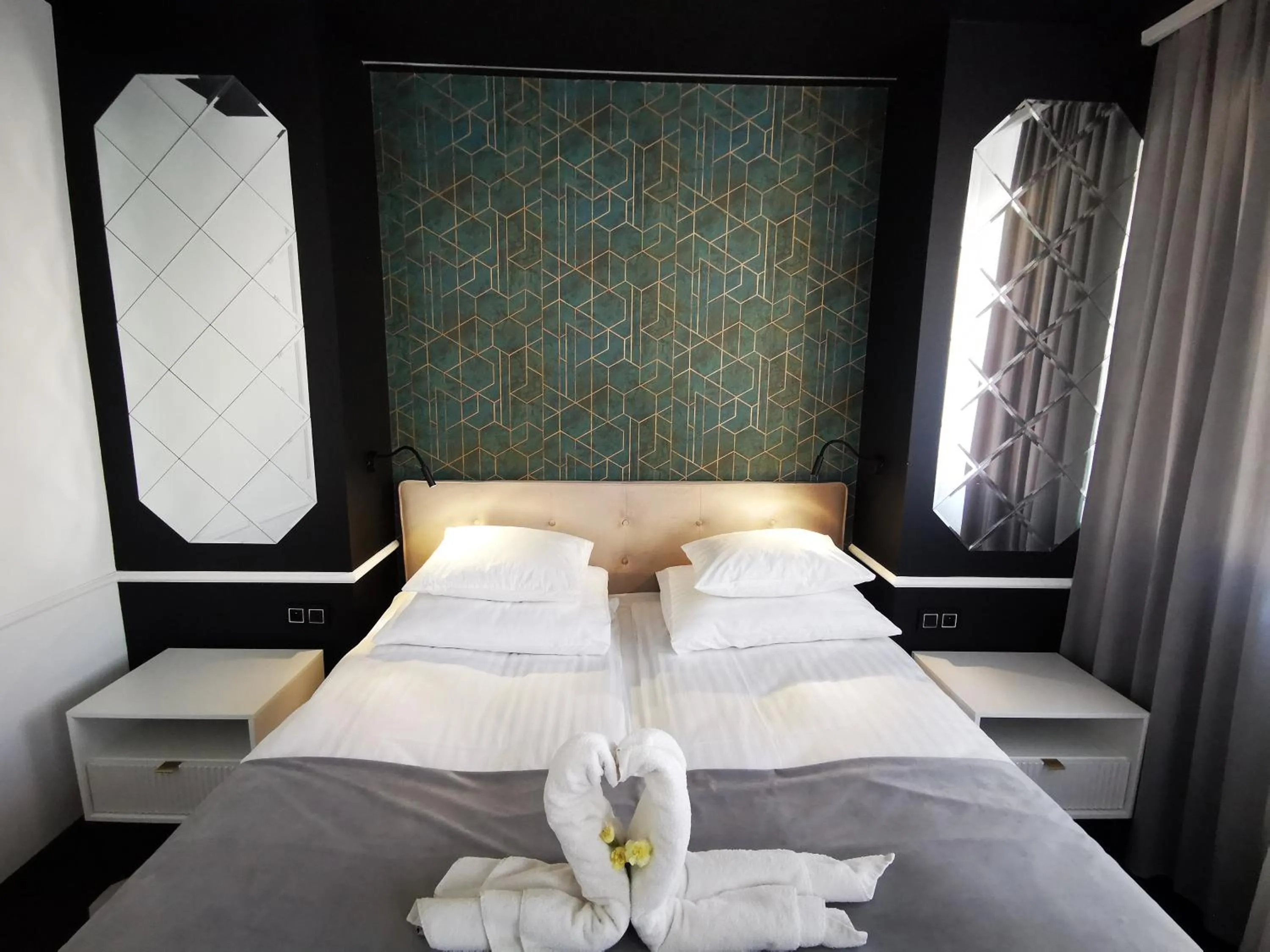 Shower, Bed in Hotel Daria